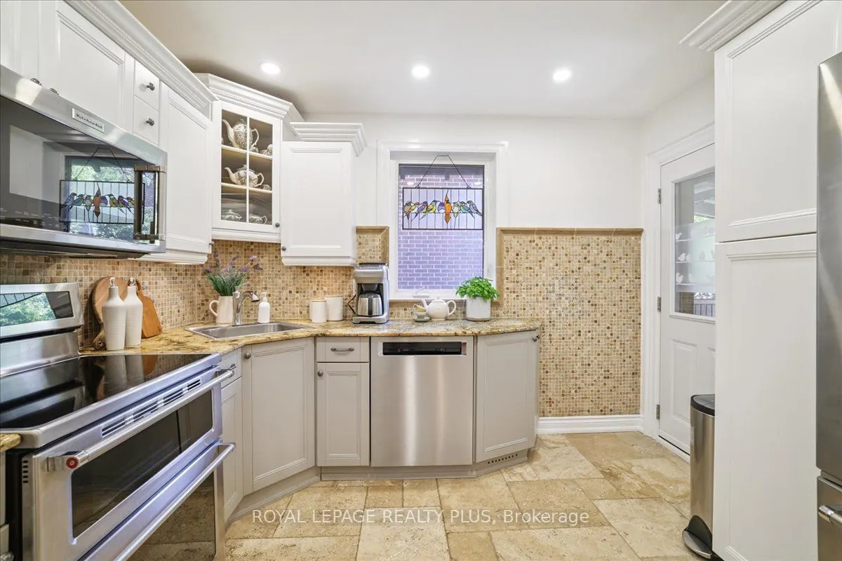 1048 Royal York Road