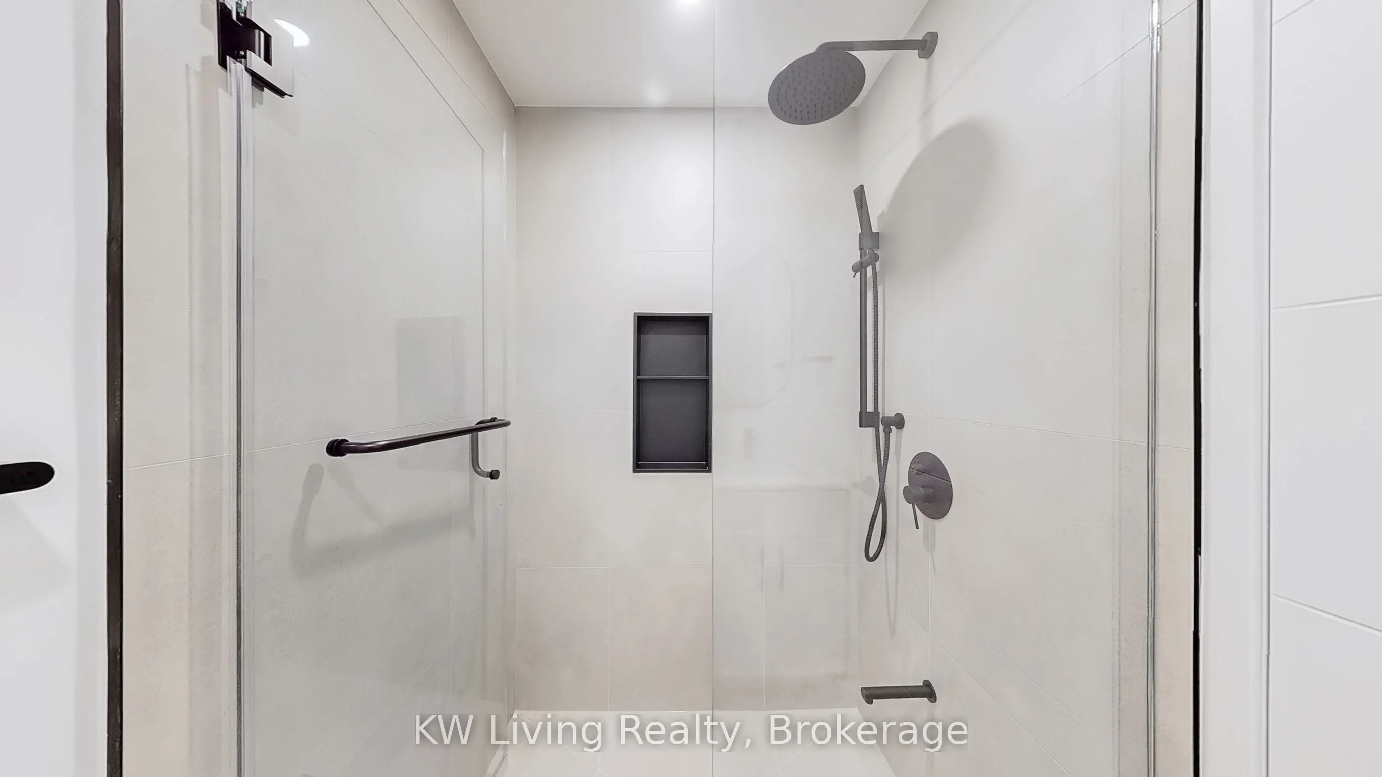 33 Kirknewton Road, #201