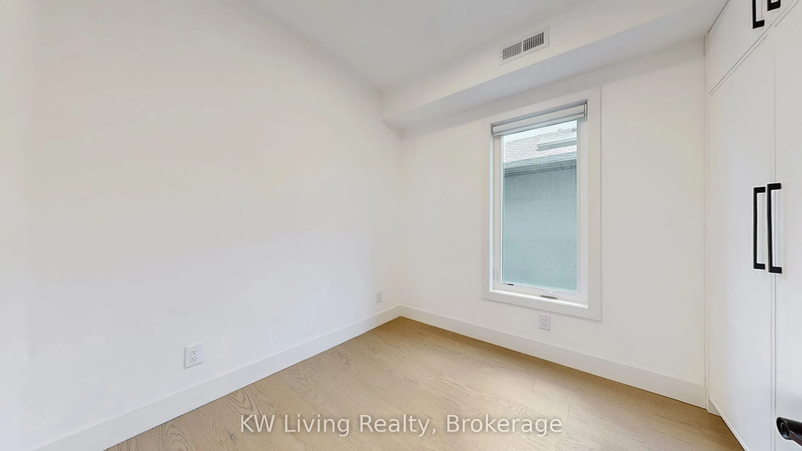 33 Kirknewton Road, #201