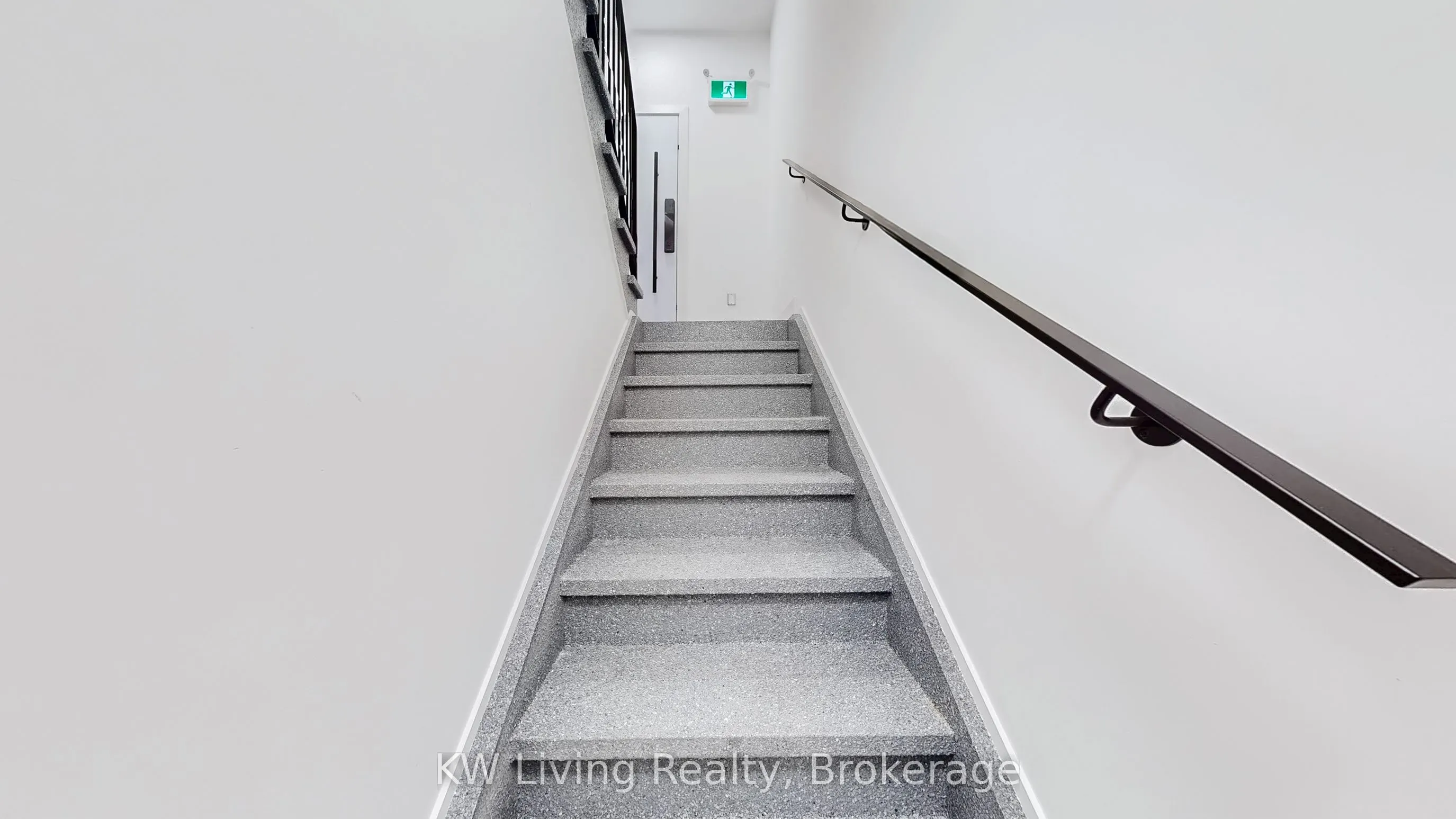 33 Kirknewton Road, #101