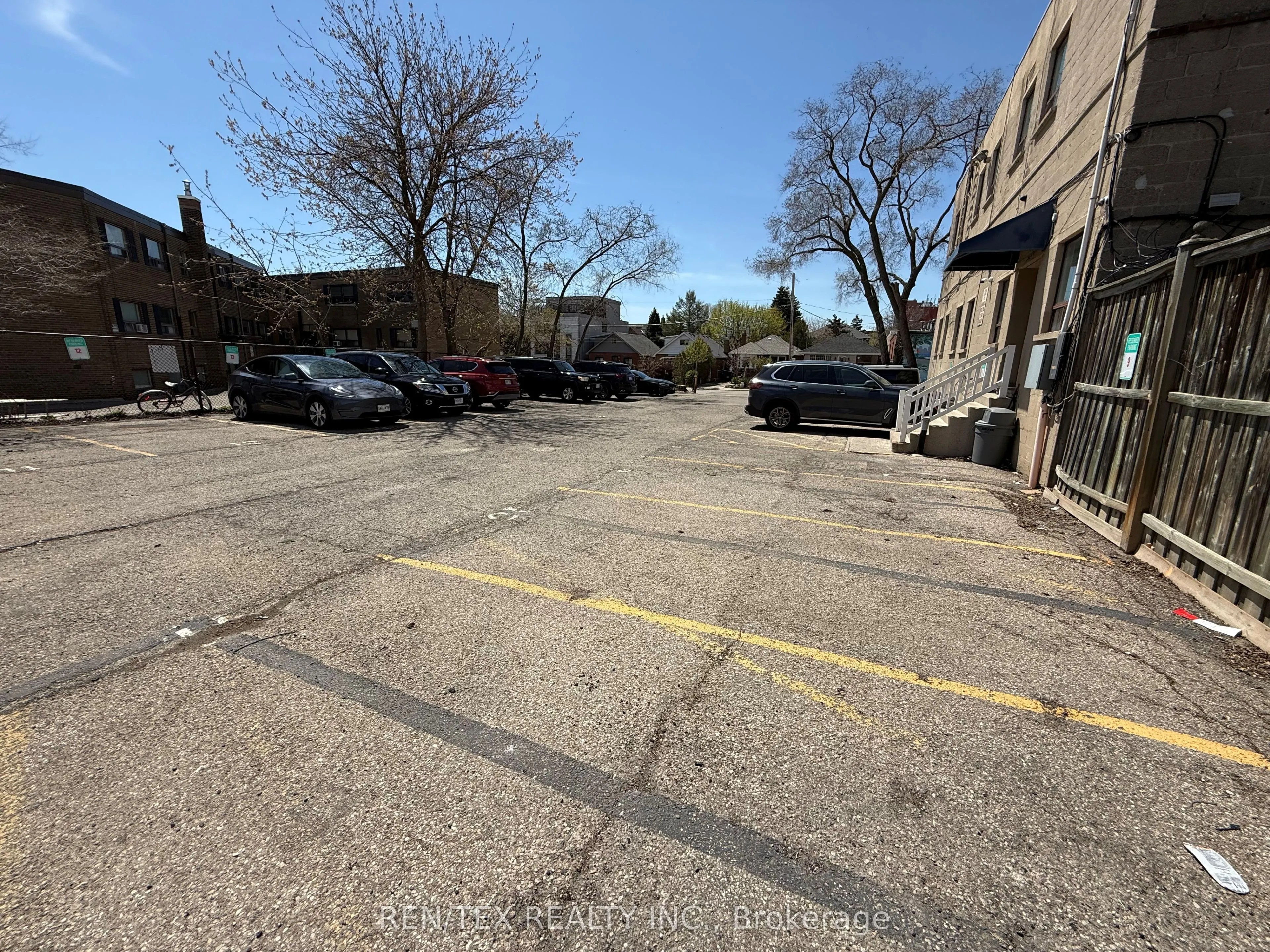 2731 Lake Shore Boulevard W