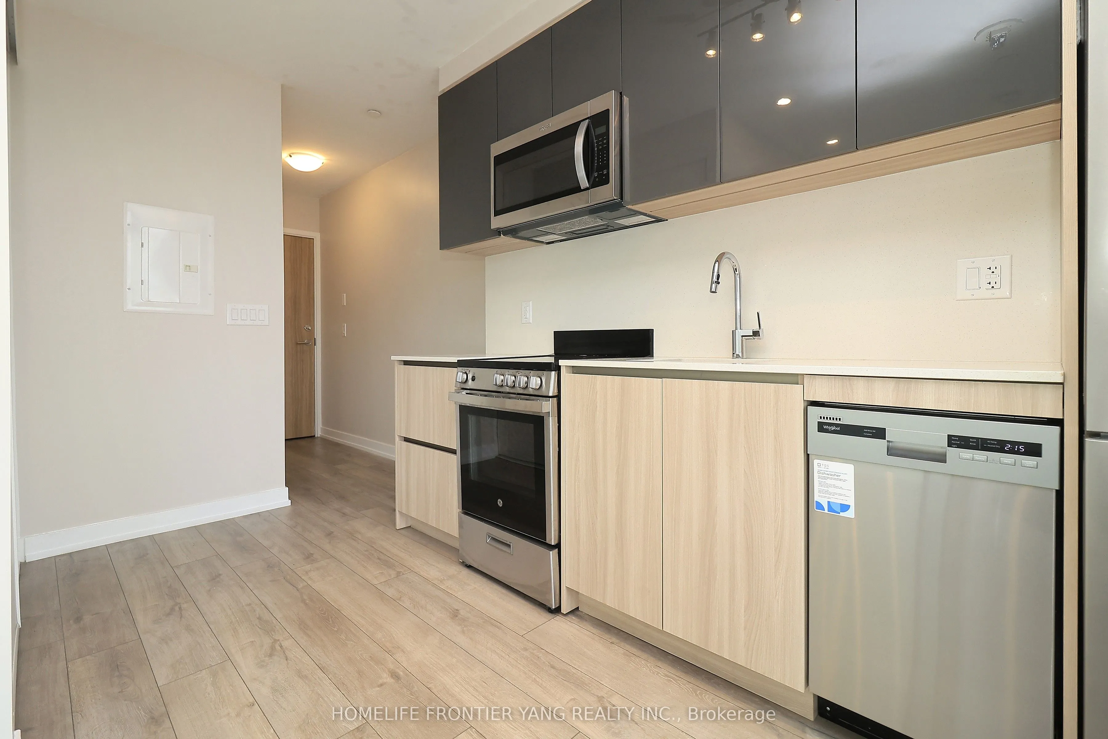 3100 Keele Street, #702