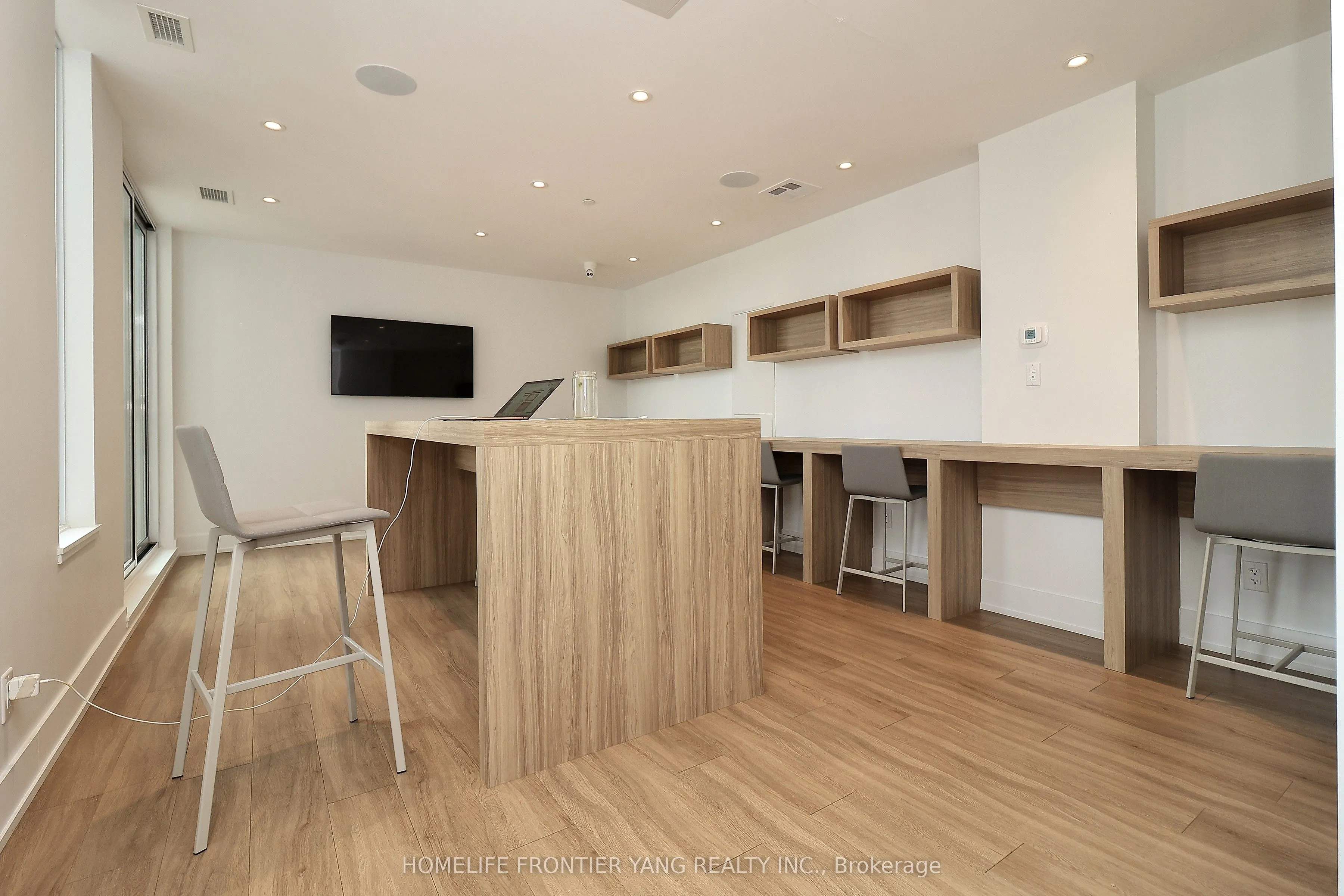 3100 Keele Street, #702