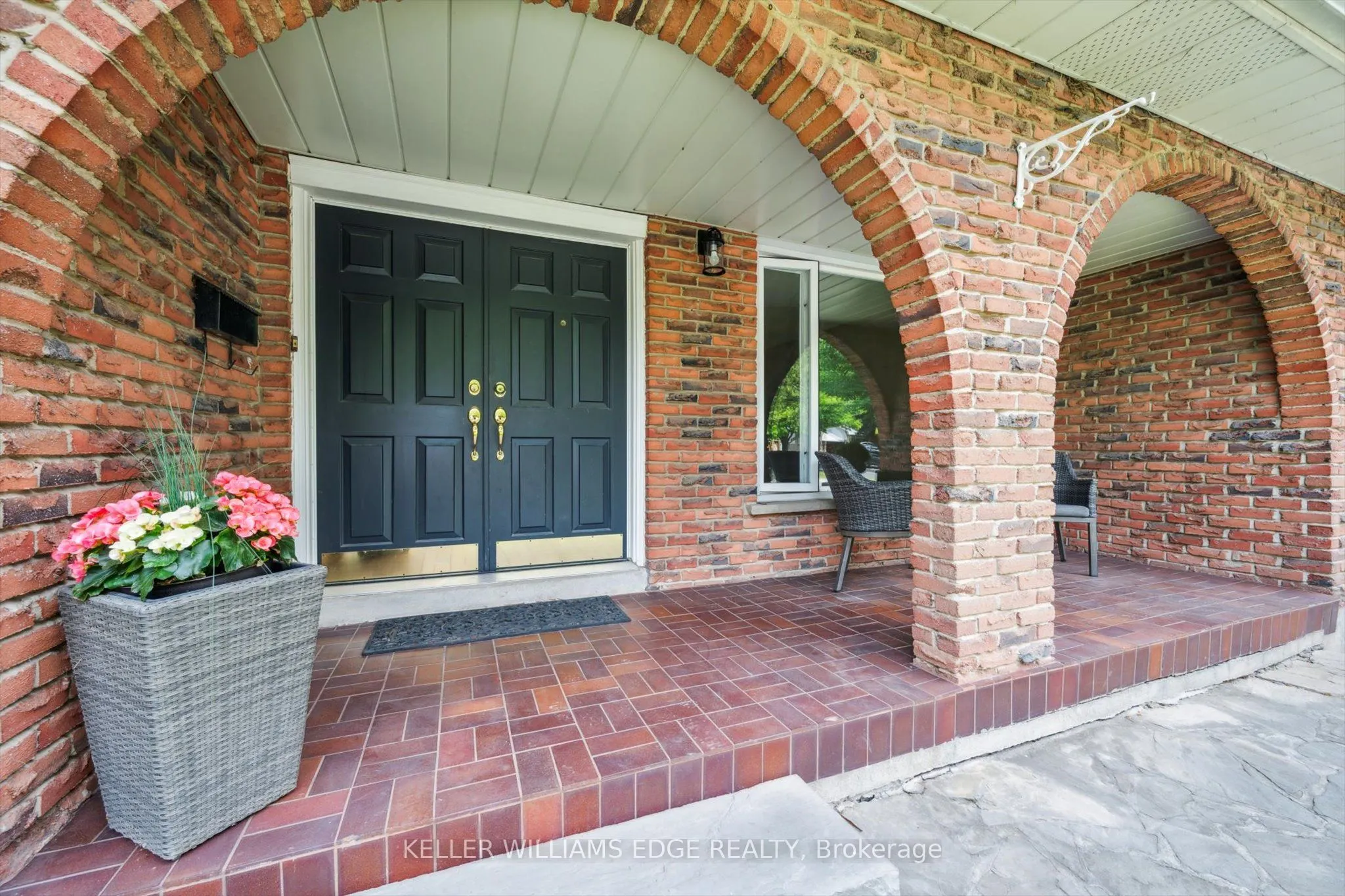 2525 Woburn Crescent
