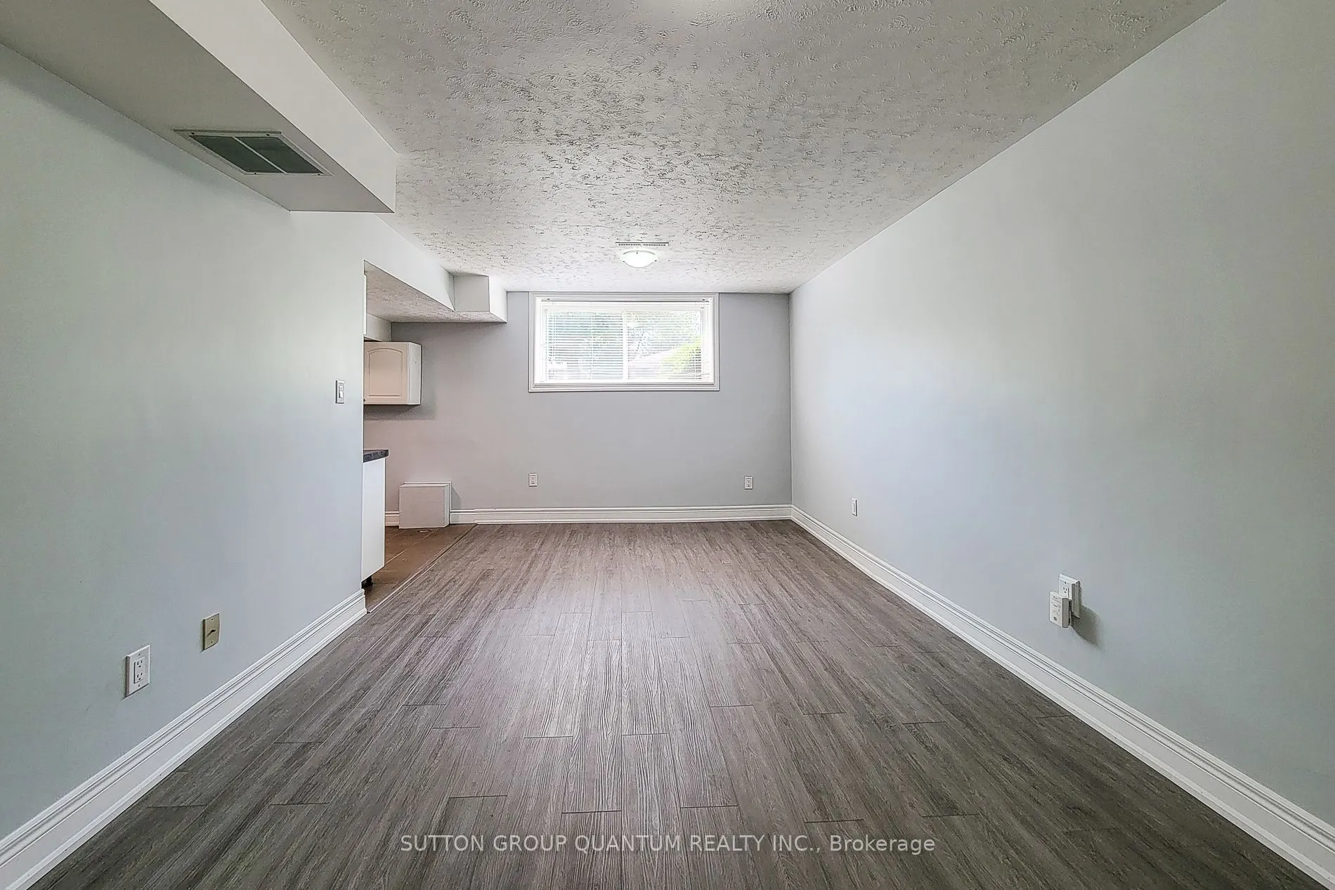 1483 Sandgate Crescent, ##Lower