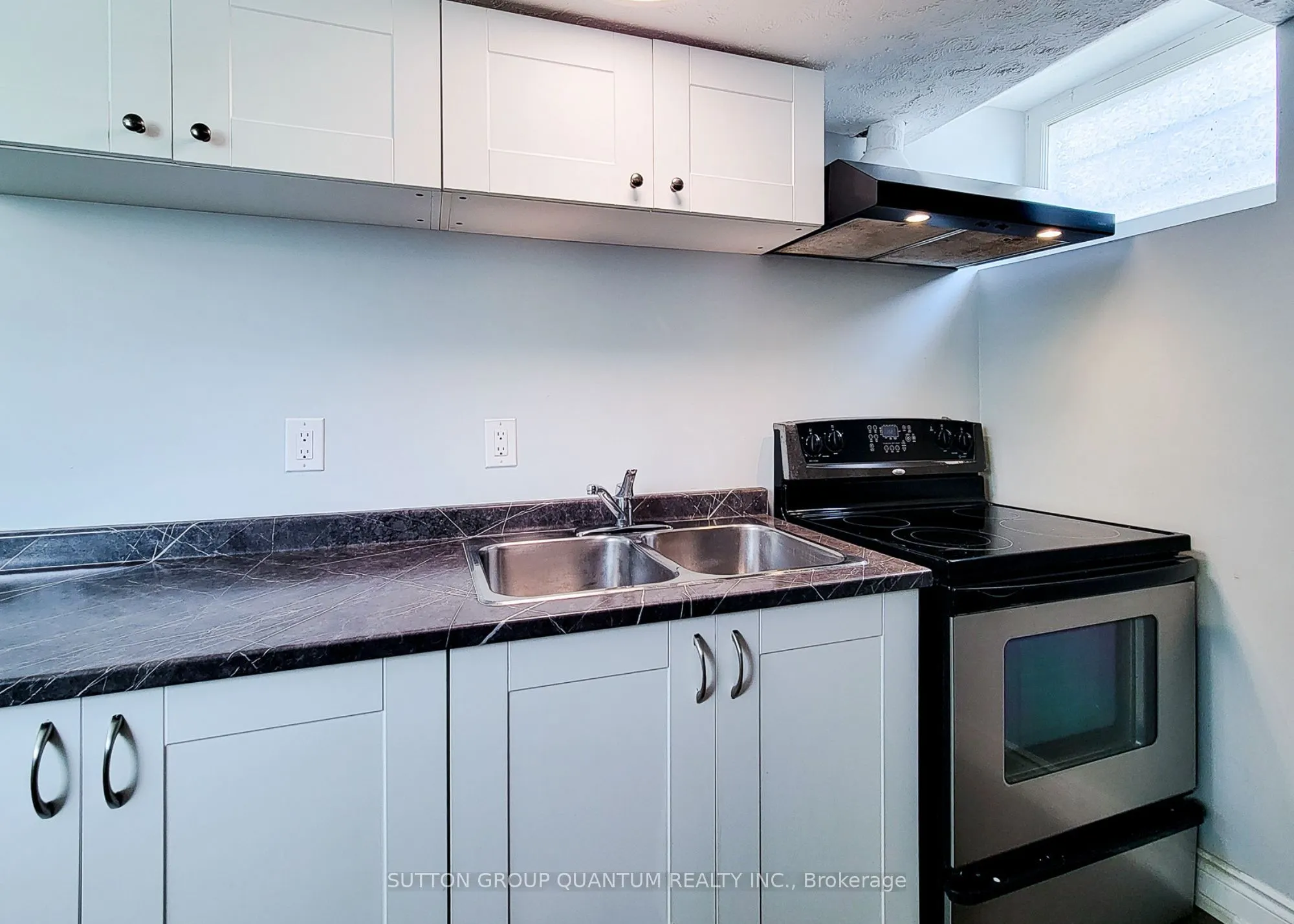 1483 Sandgate Crescent, ##Lower