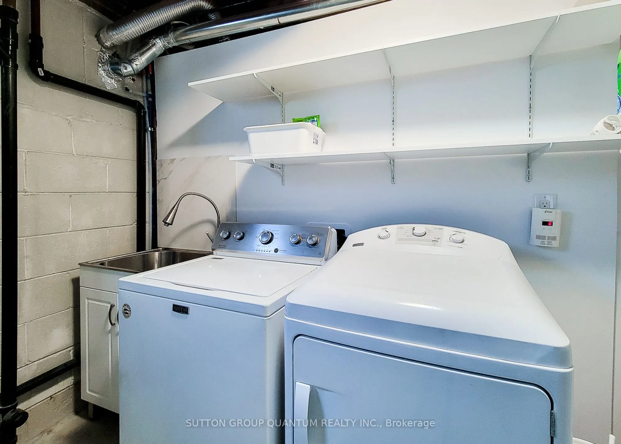 1483 Sandgate Crescent, ##Lower