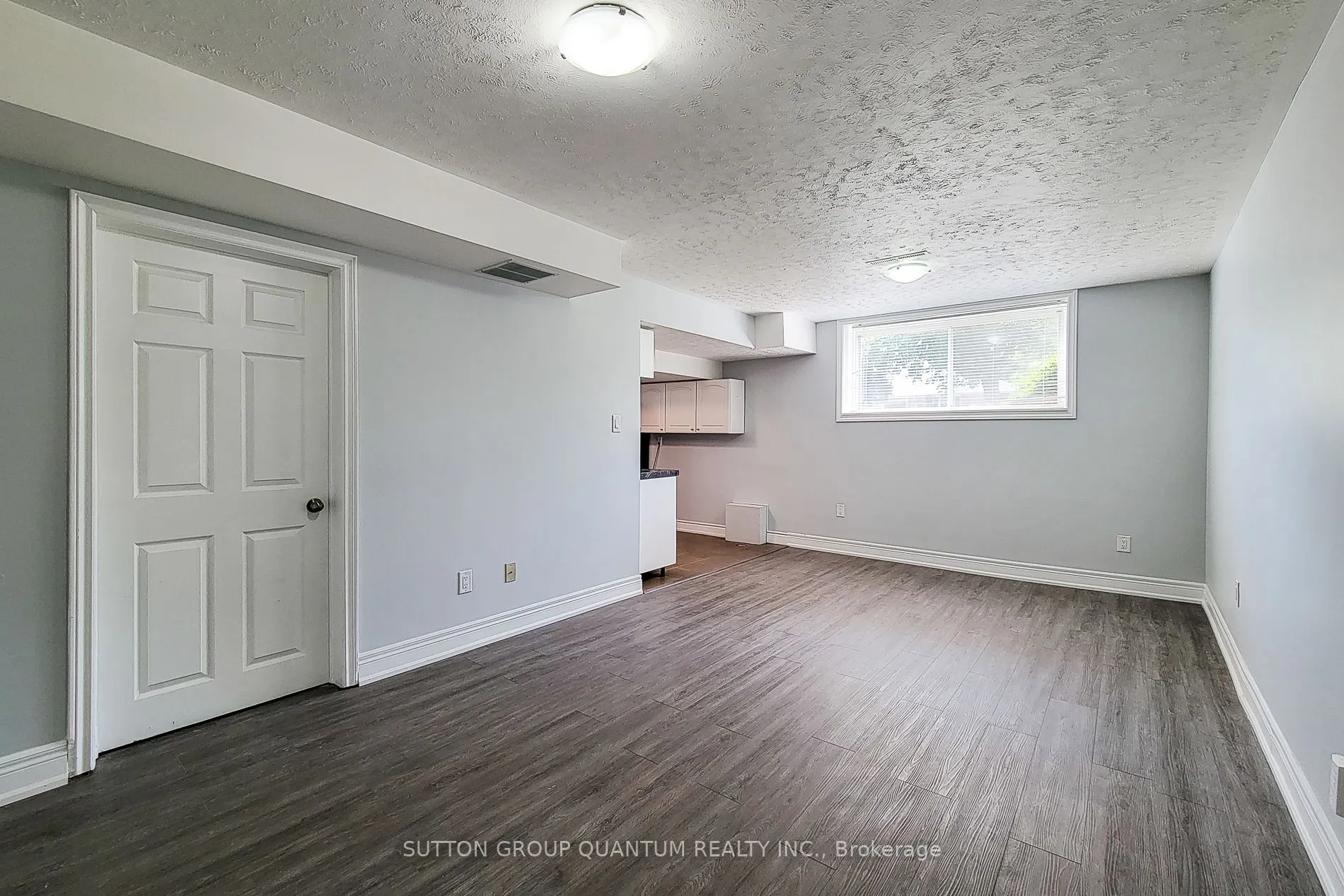 1483 Sandgate Crescent, ##Lower