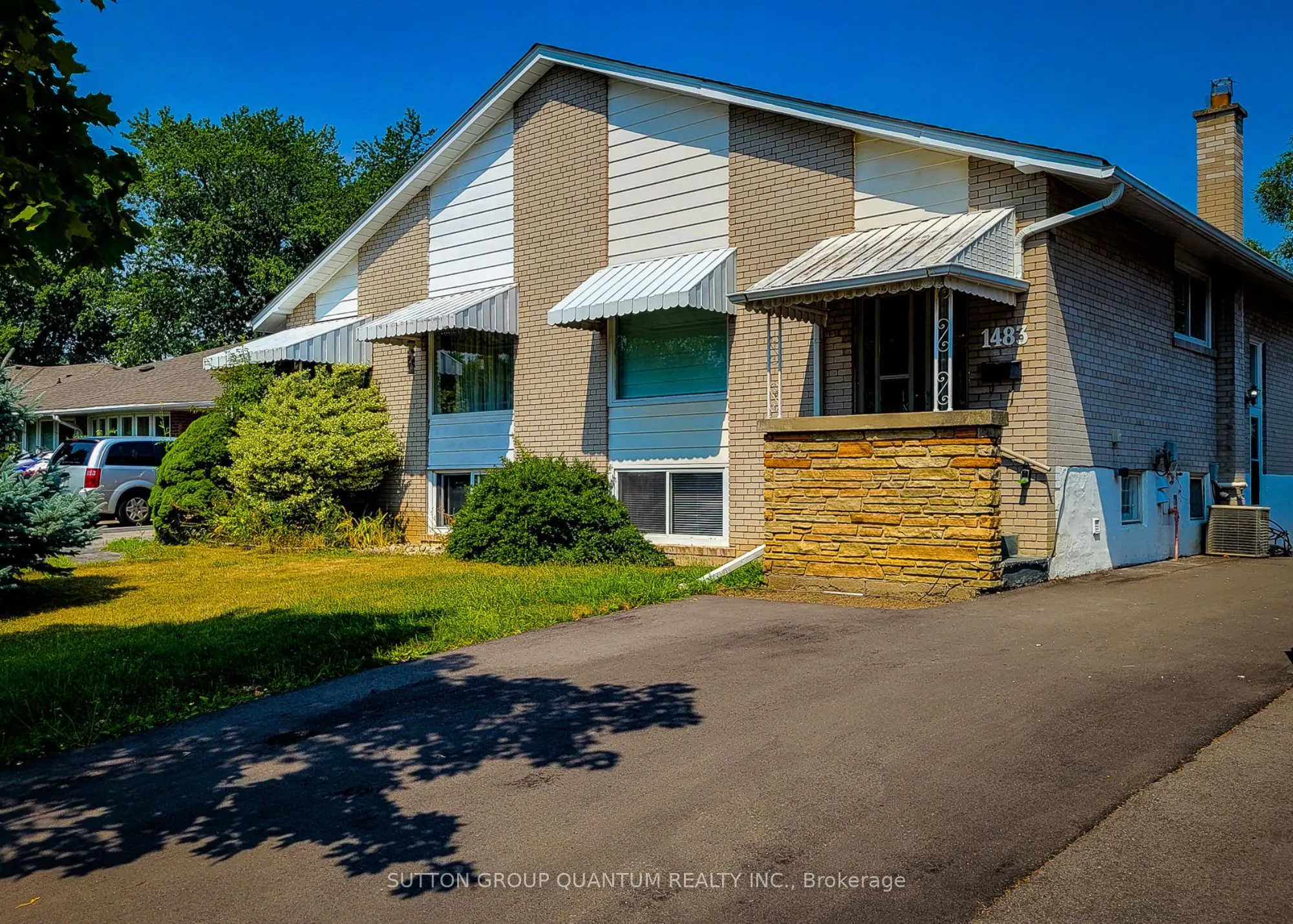 1483 Sandgate Crescent, ##Lower