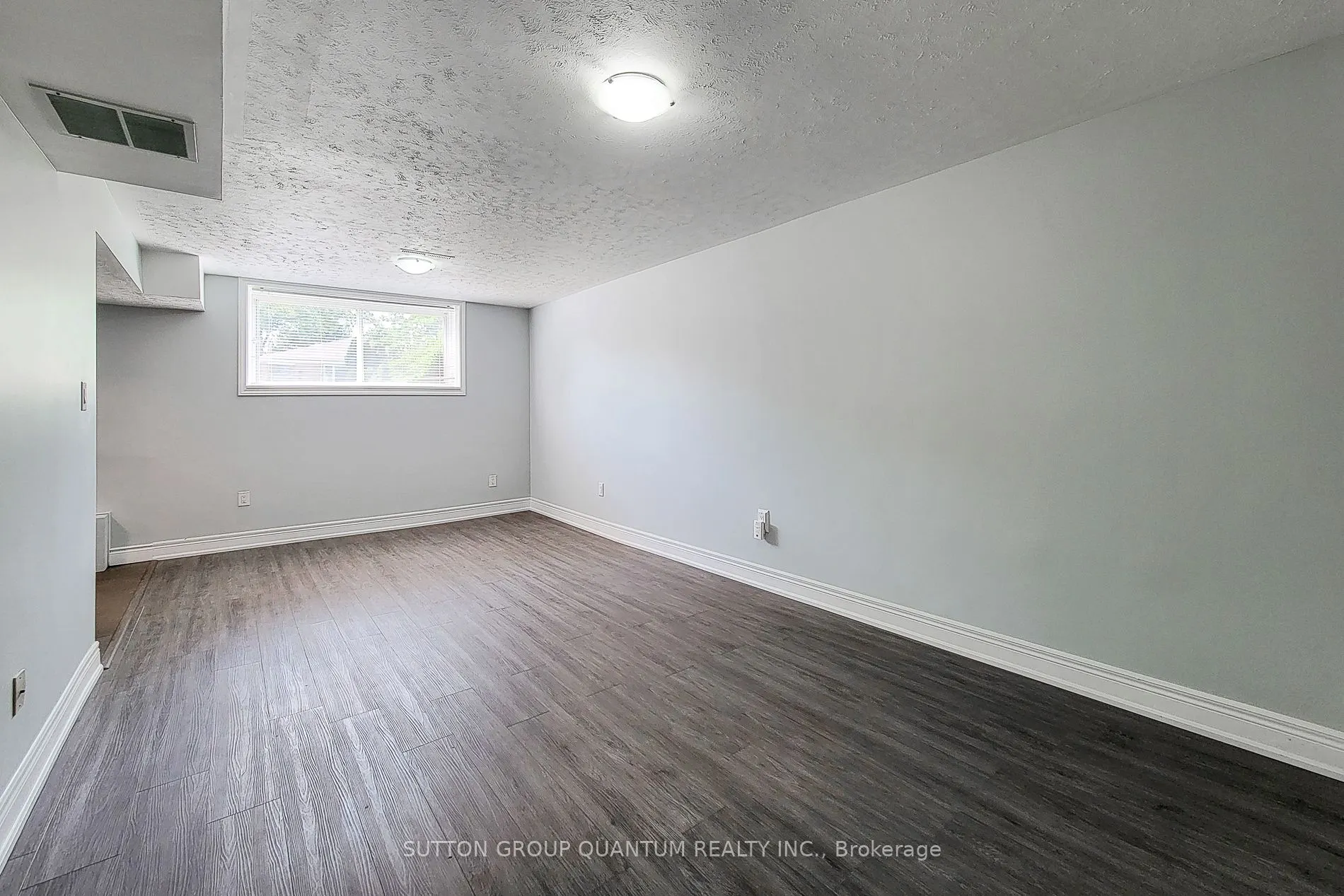 1483 Sandgate Crescent, ##Lower