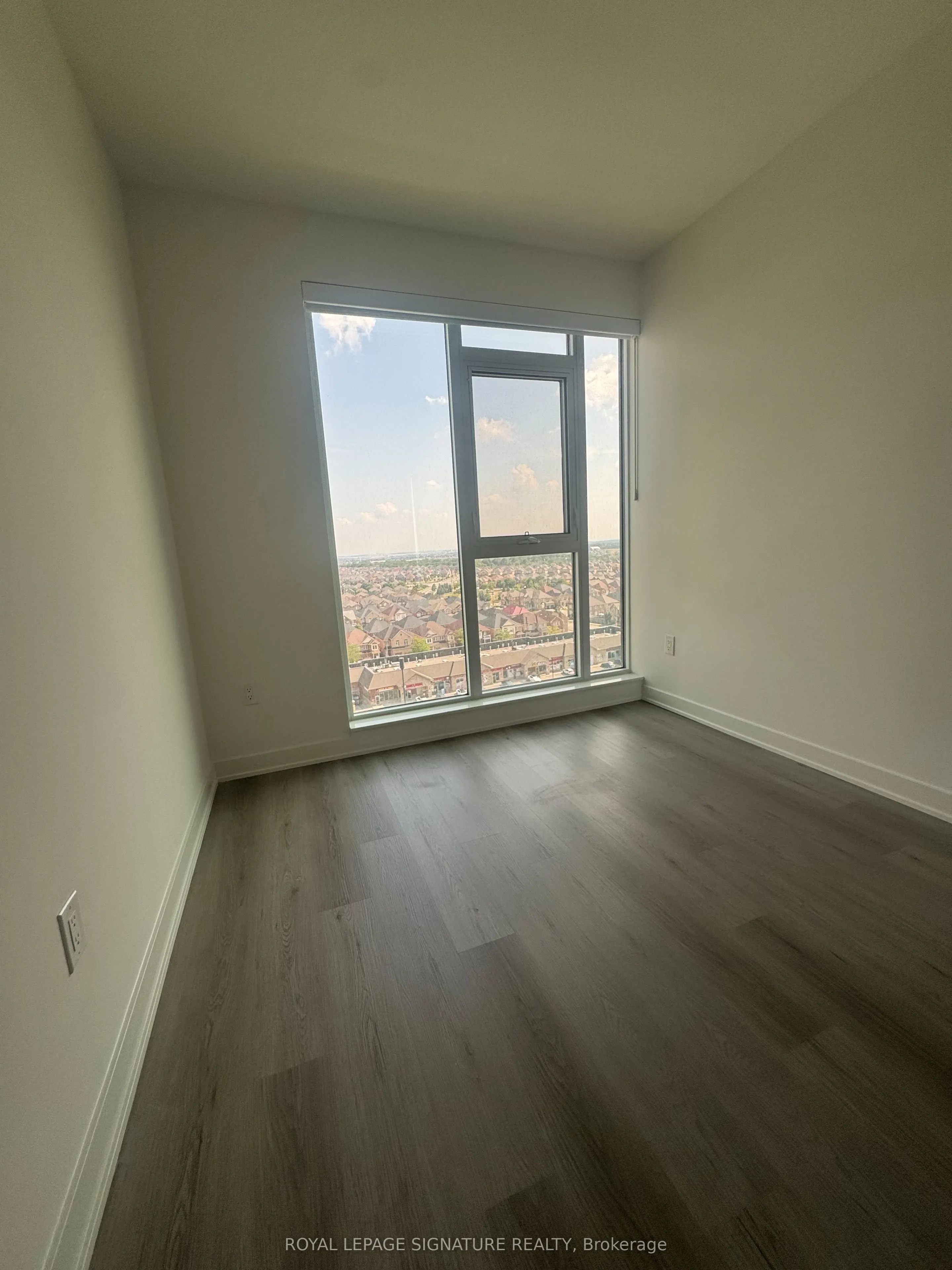 40 Lagerfeld Drive, #1805