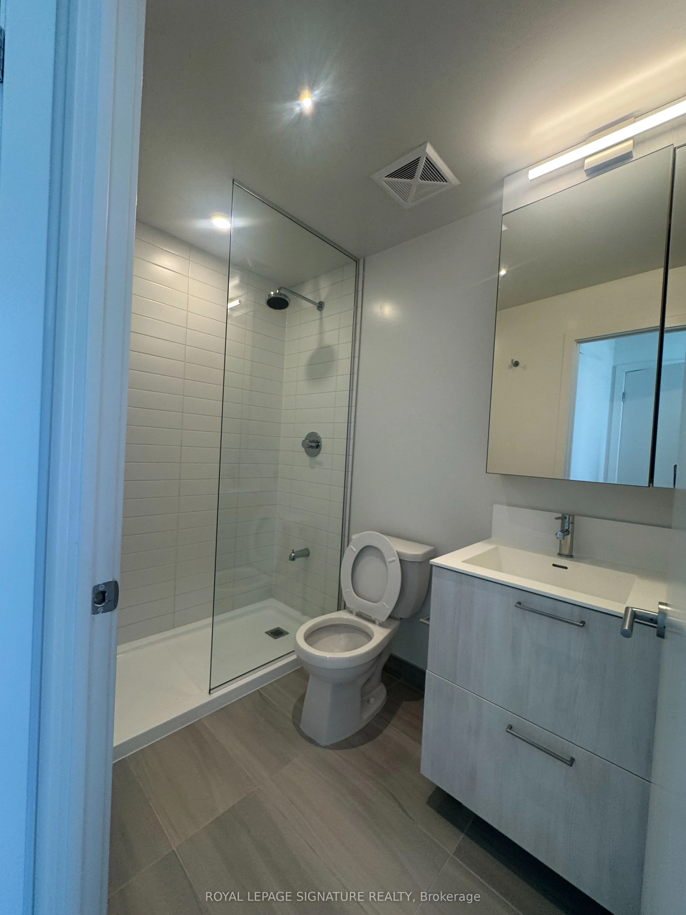 40 Lagerfeld Drive, #1805