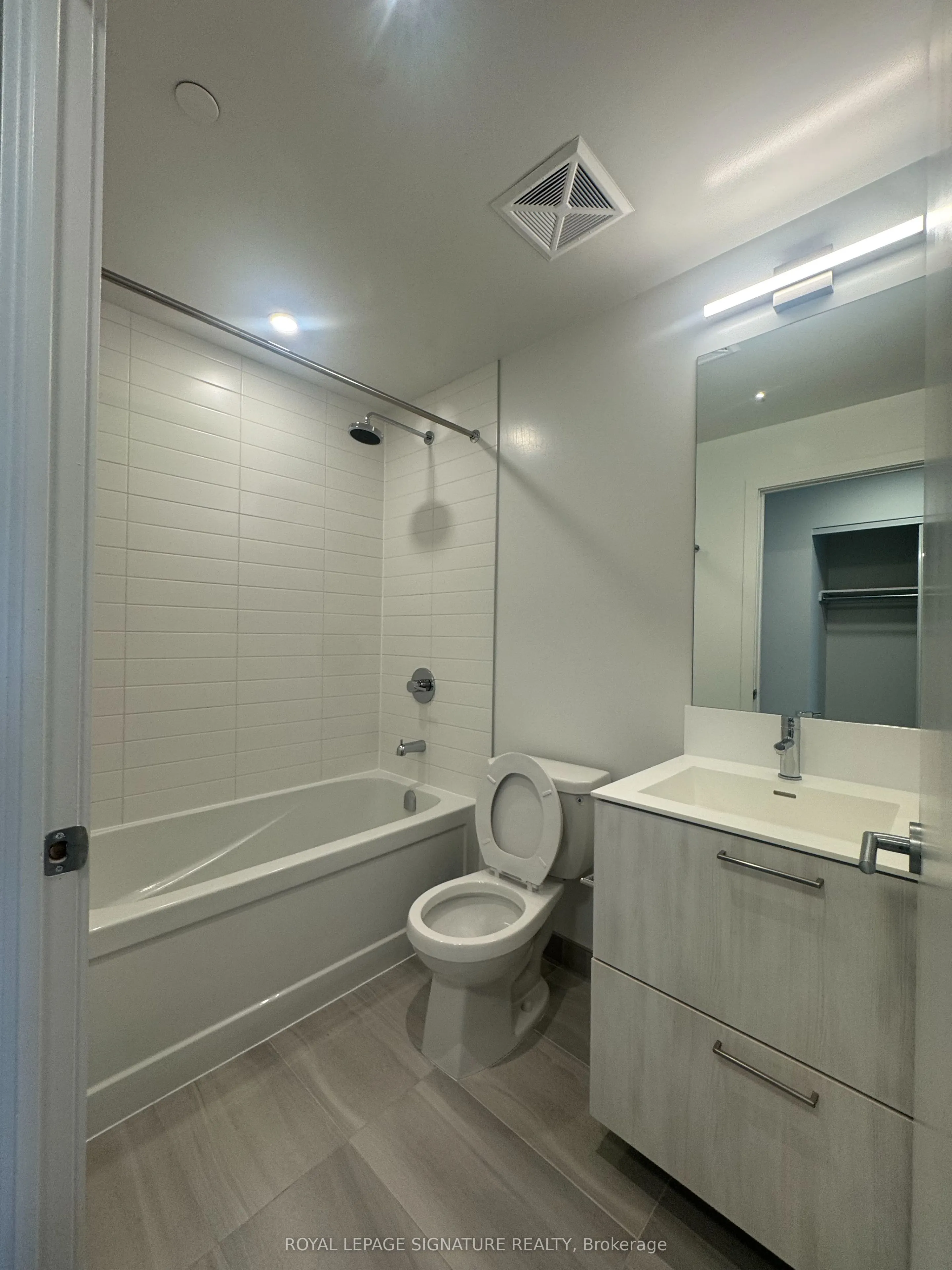 40 Lagerfeld Drive, #1805