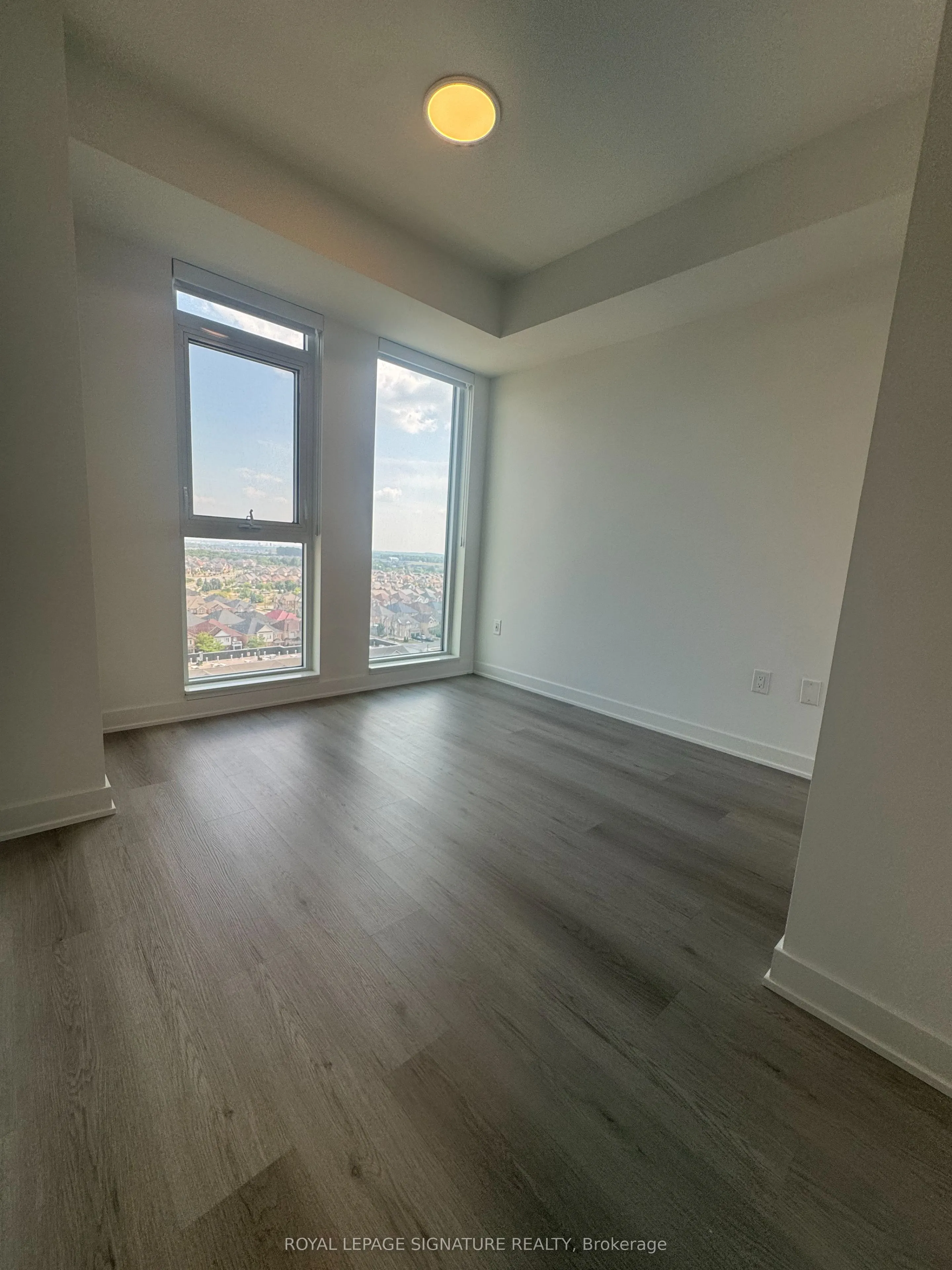 40 Lagerfeld Drive, #1107