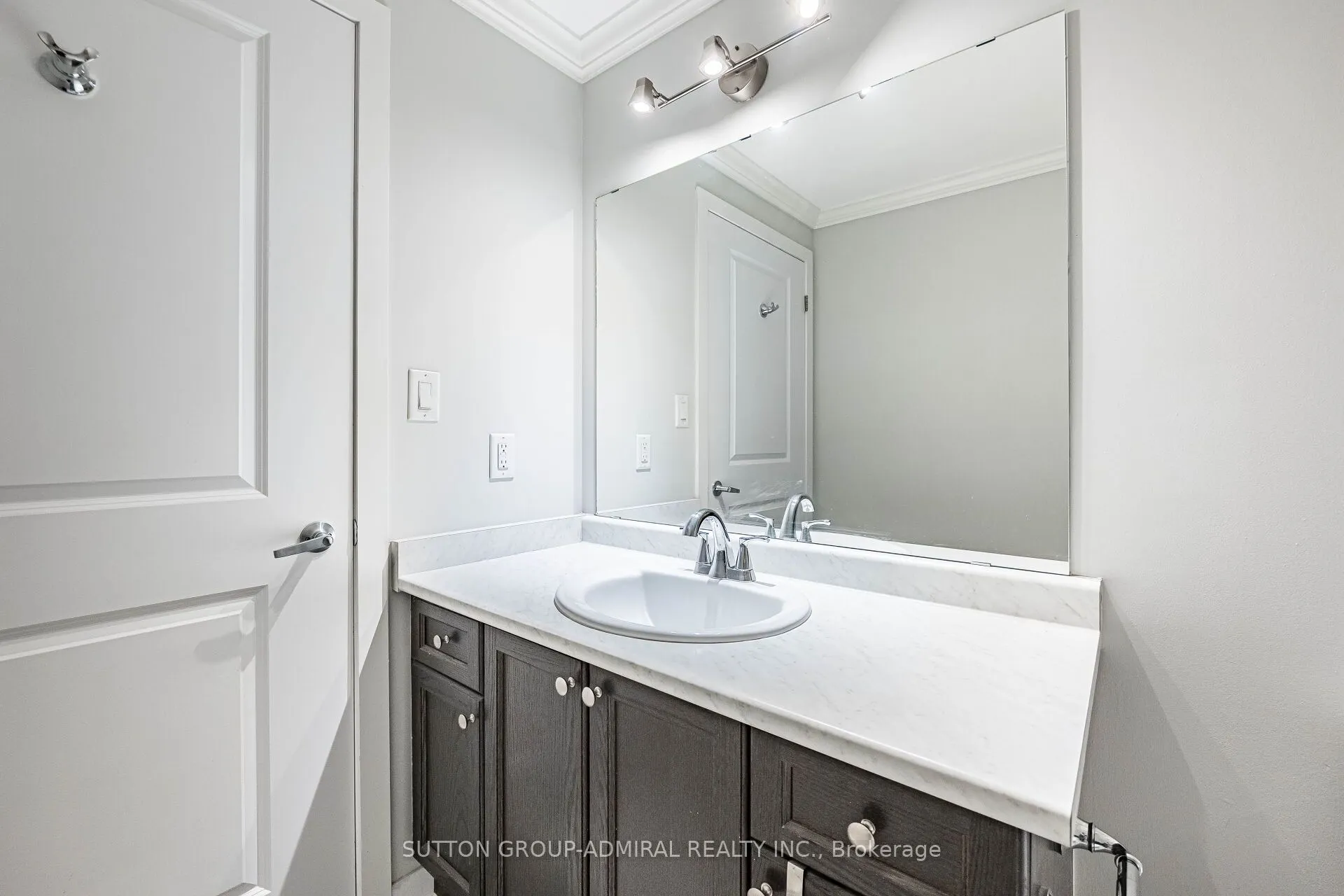 5317 Upper Middle Road, #104