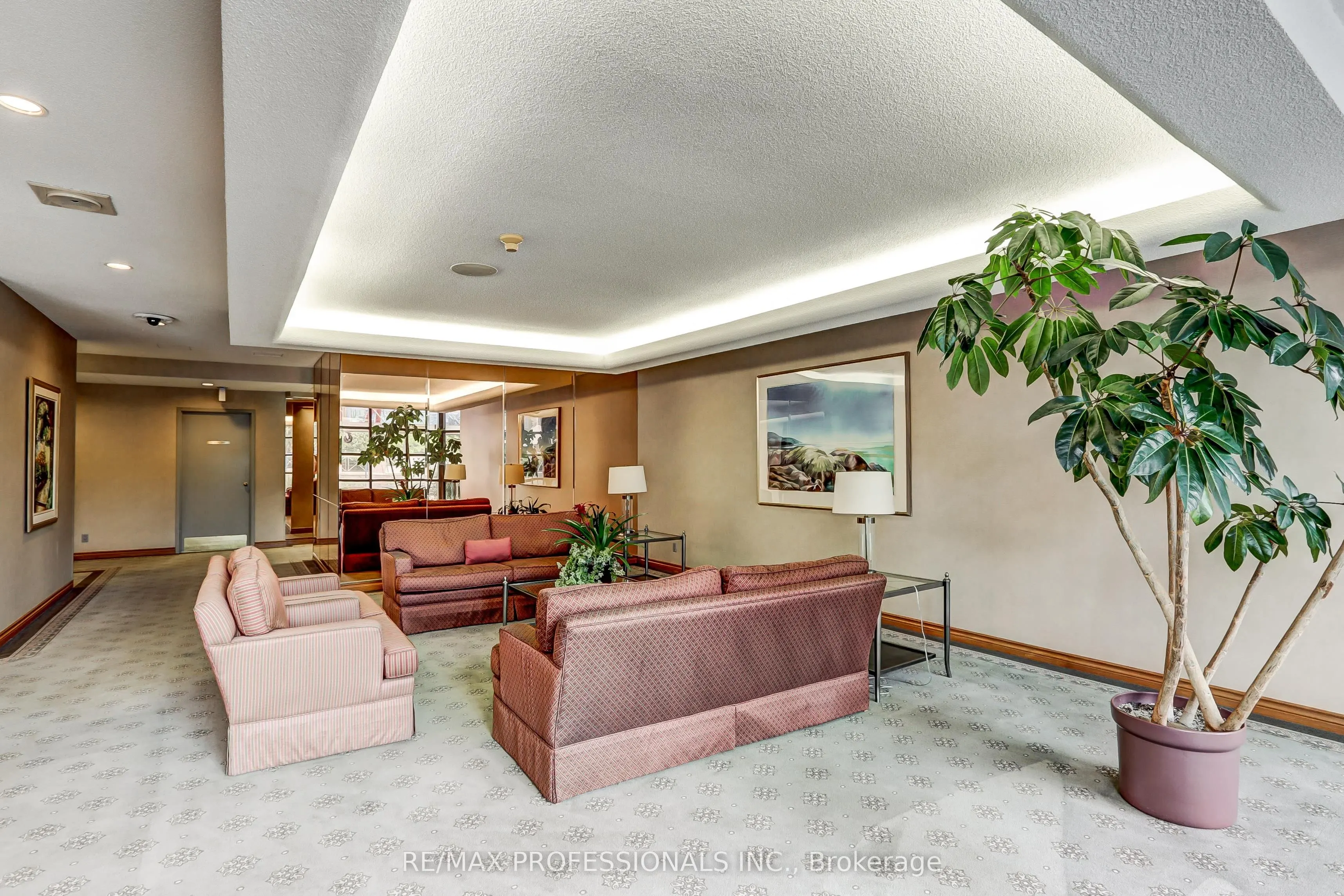 1 Aberfoyle Crescent, #2211