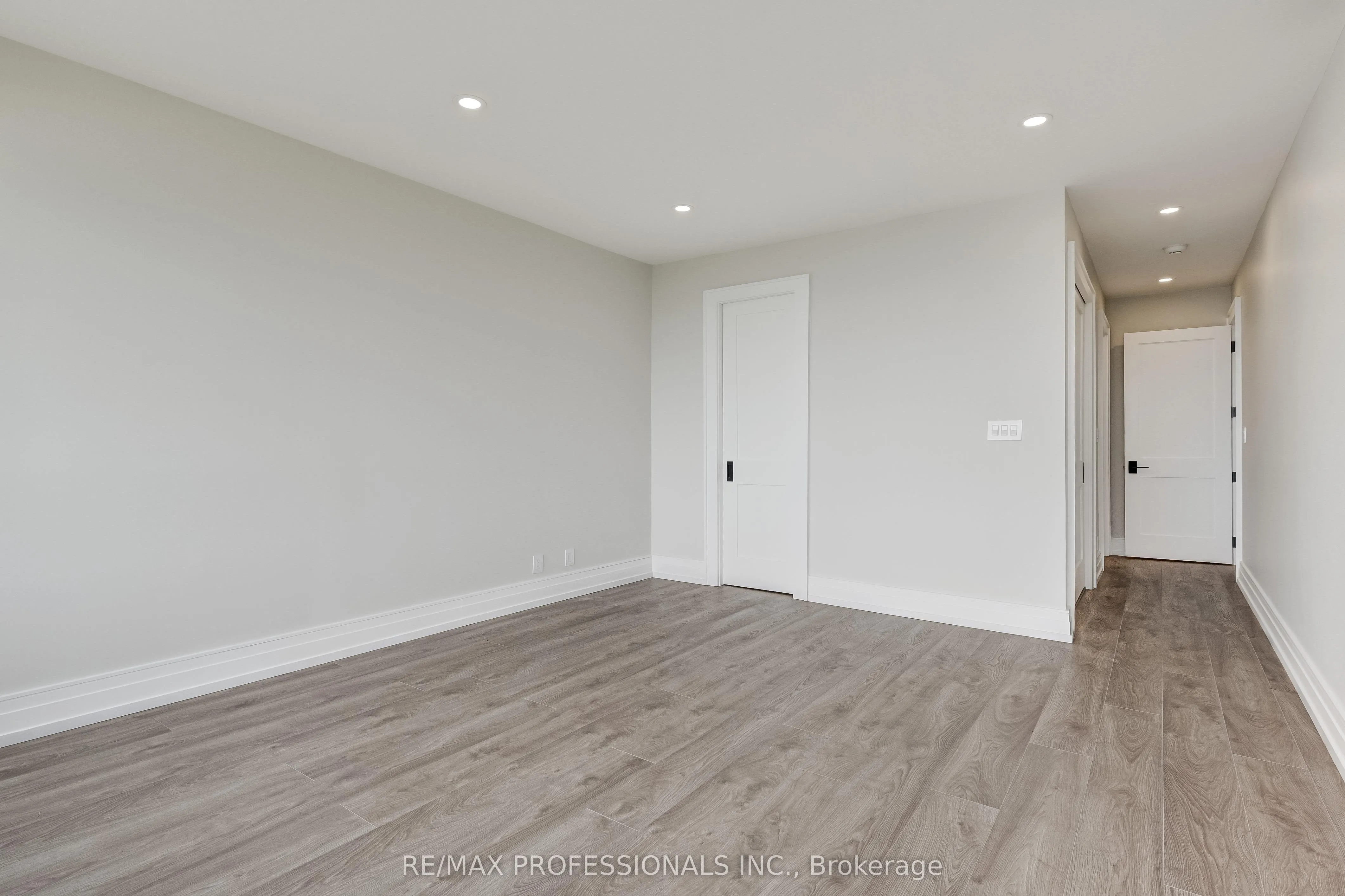 1 Aberfoyle Crescent, #2211