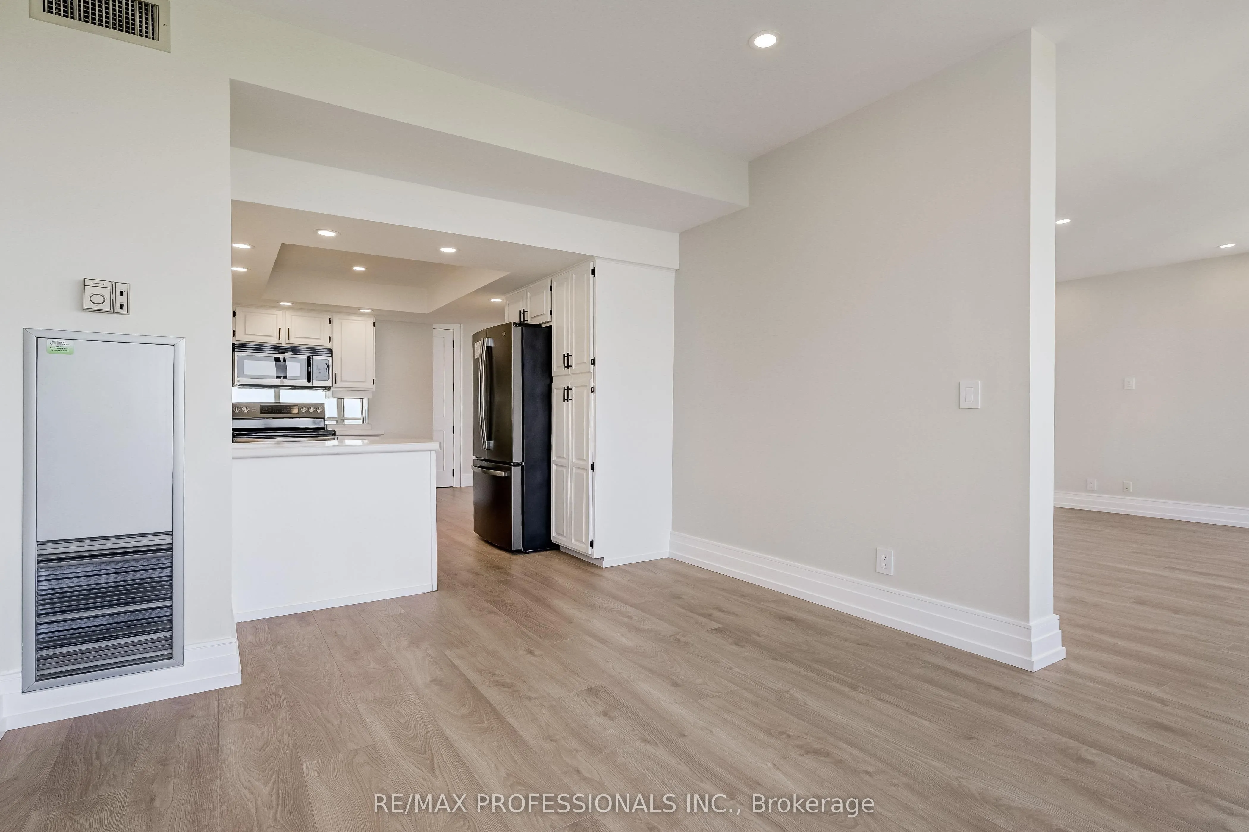 1 Aberfoyle Crescent, #2211