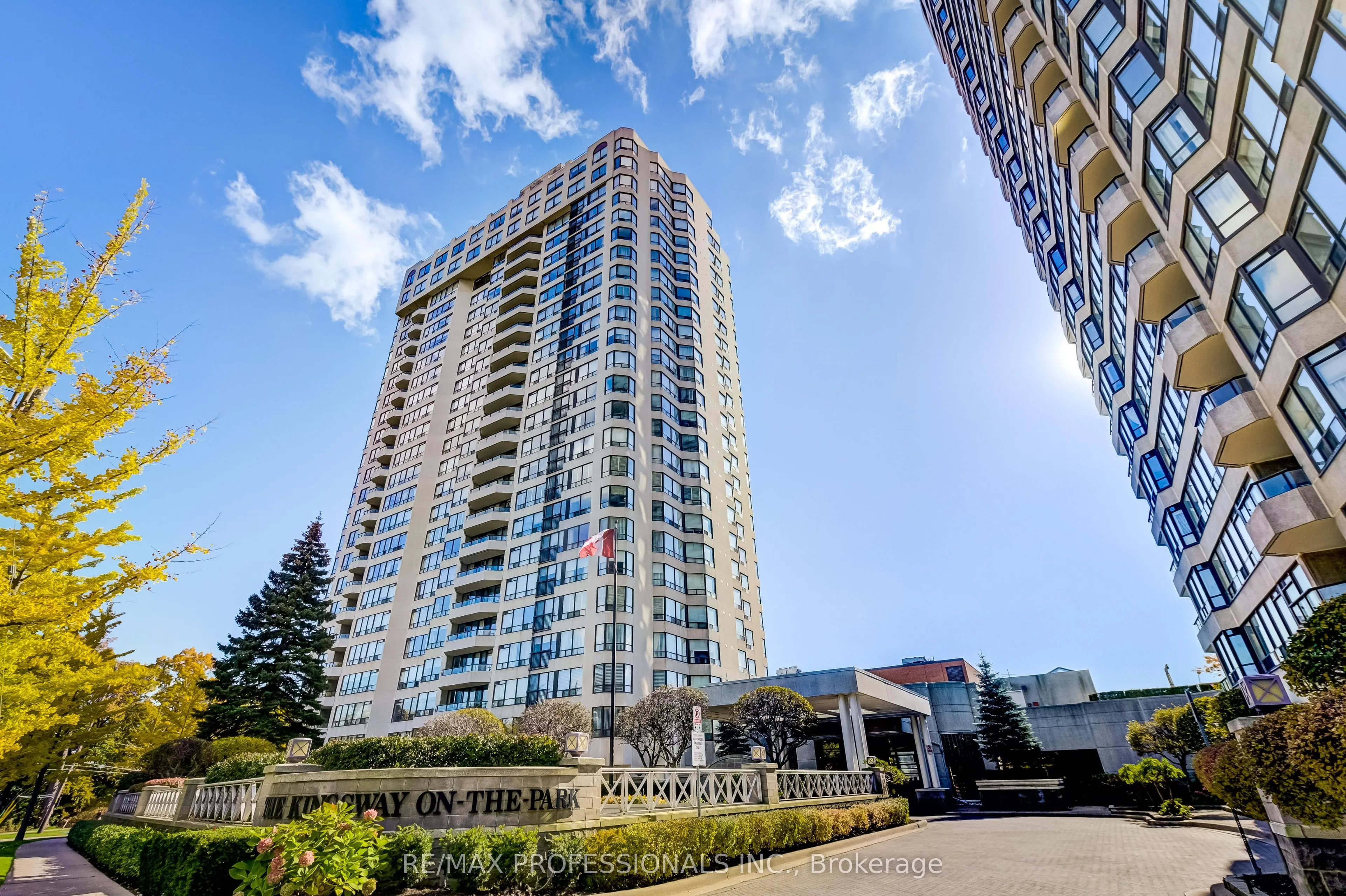 1 Aberfoyle Crescent, #2211