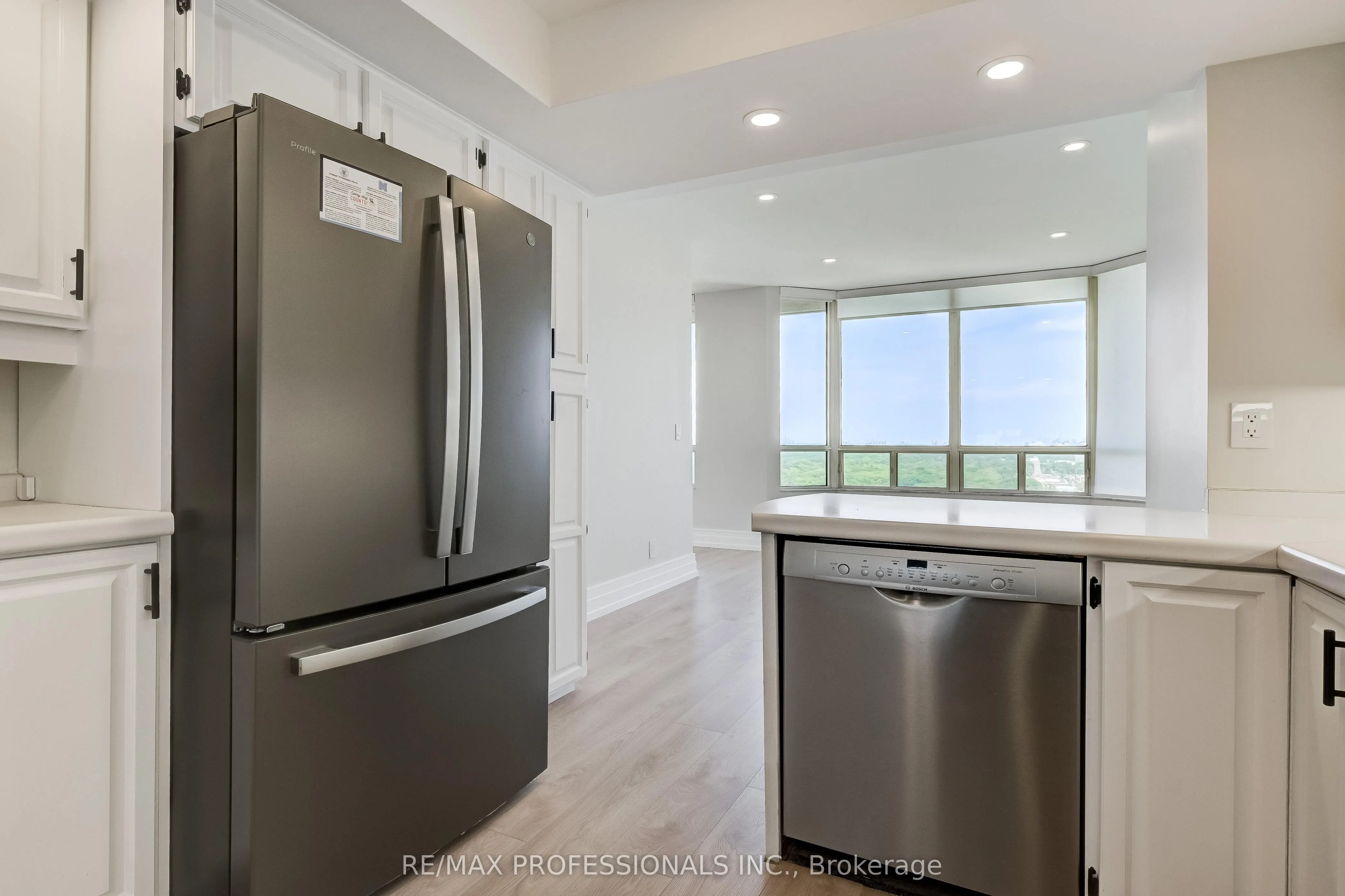 1 Aberfoyle Crescent, #2211