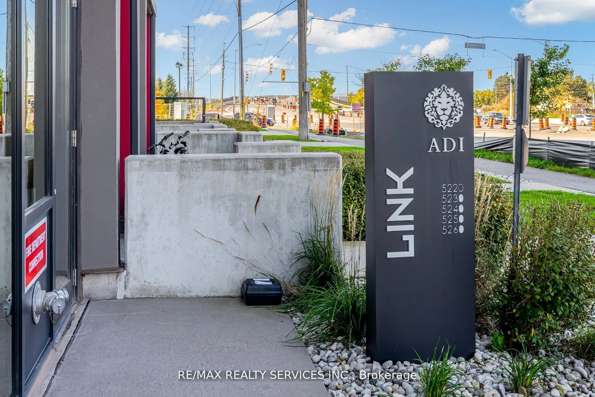 5220 Dundas Street, #1