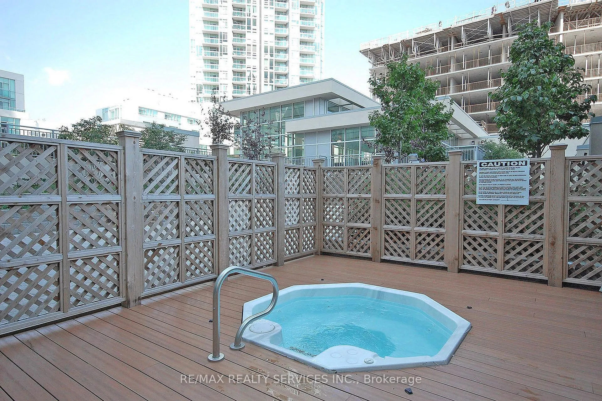 225 Webb Drive, #810
