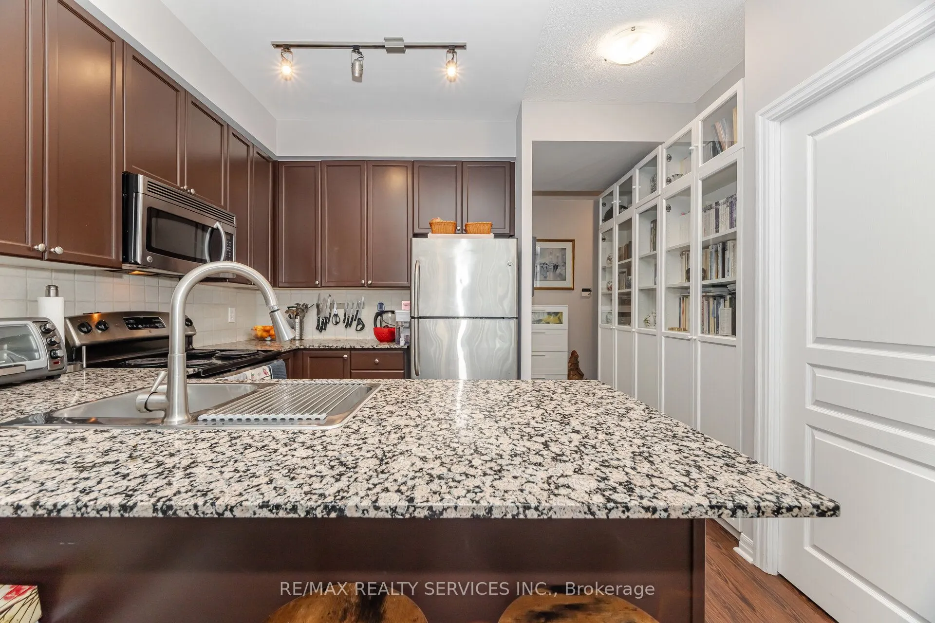 225 Webb Drive, #810