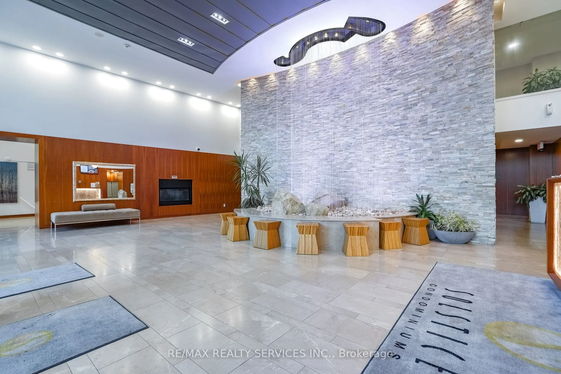 225 Webb Drive, #810