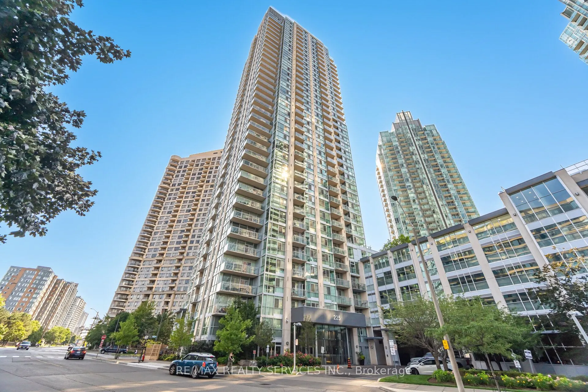 225 Webb Drive, #810