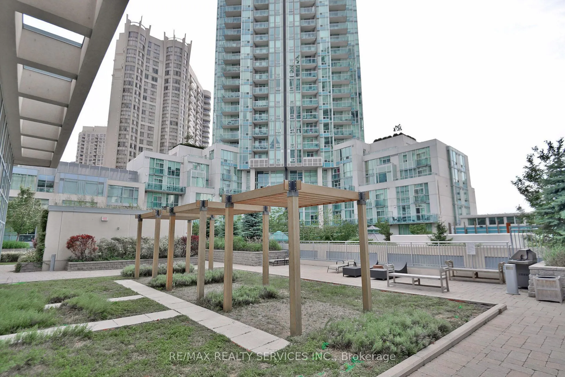 225 Webb Drive, #810