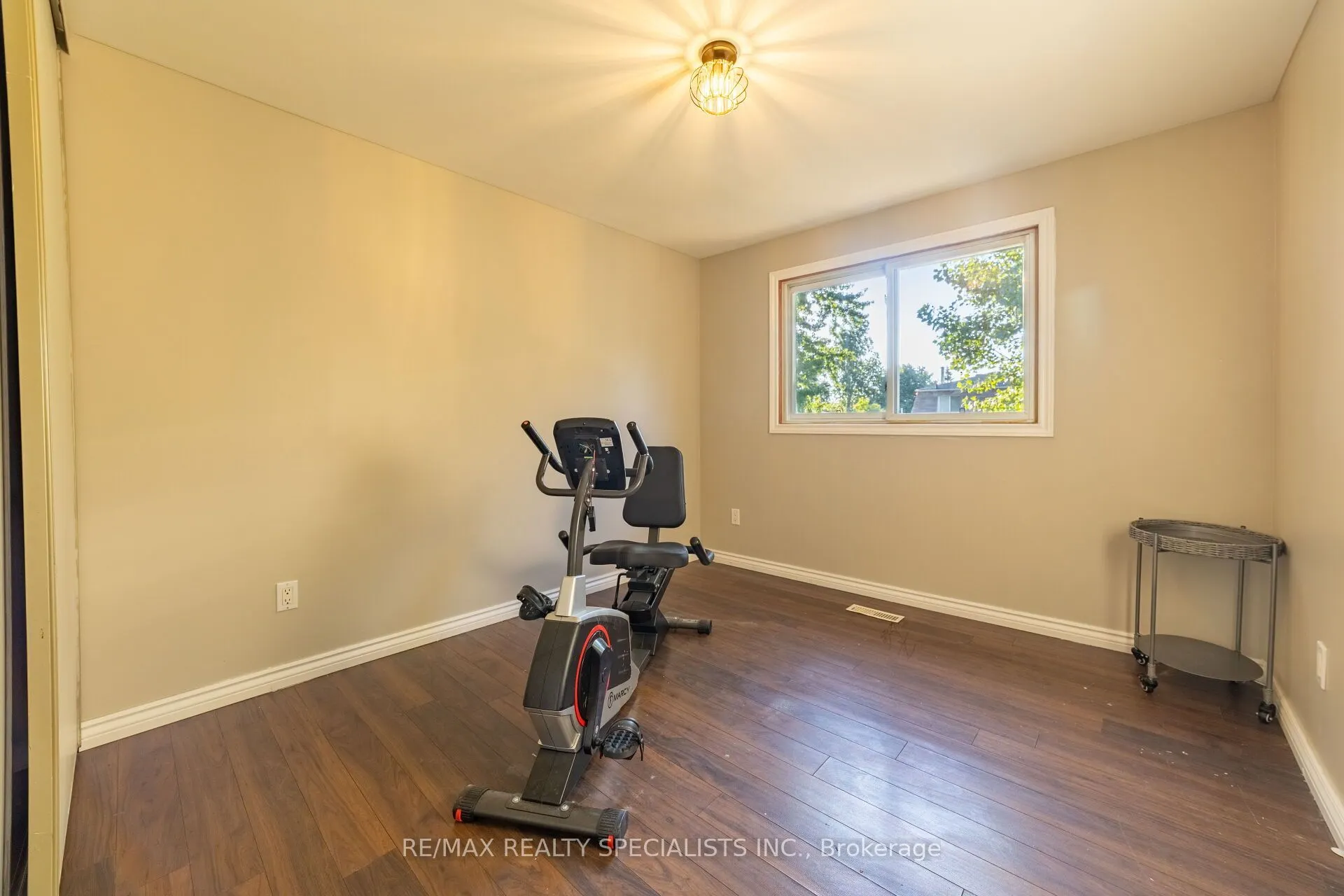 60 Karen Court N