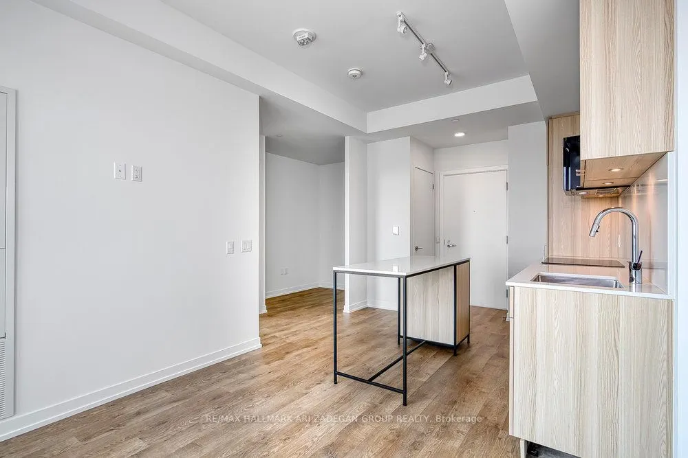 251 Masonry Way, #814