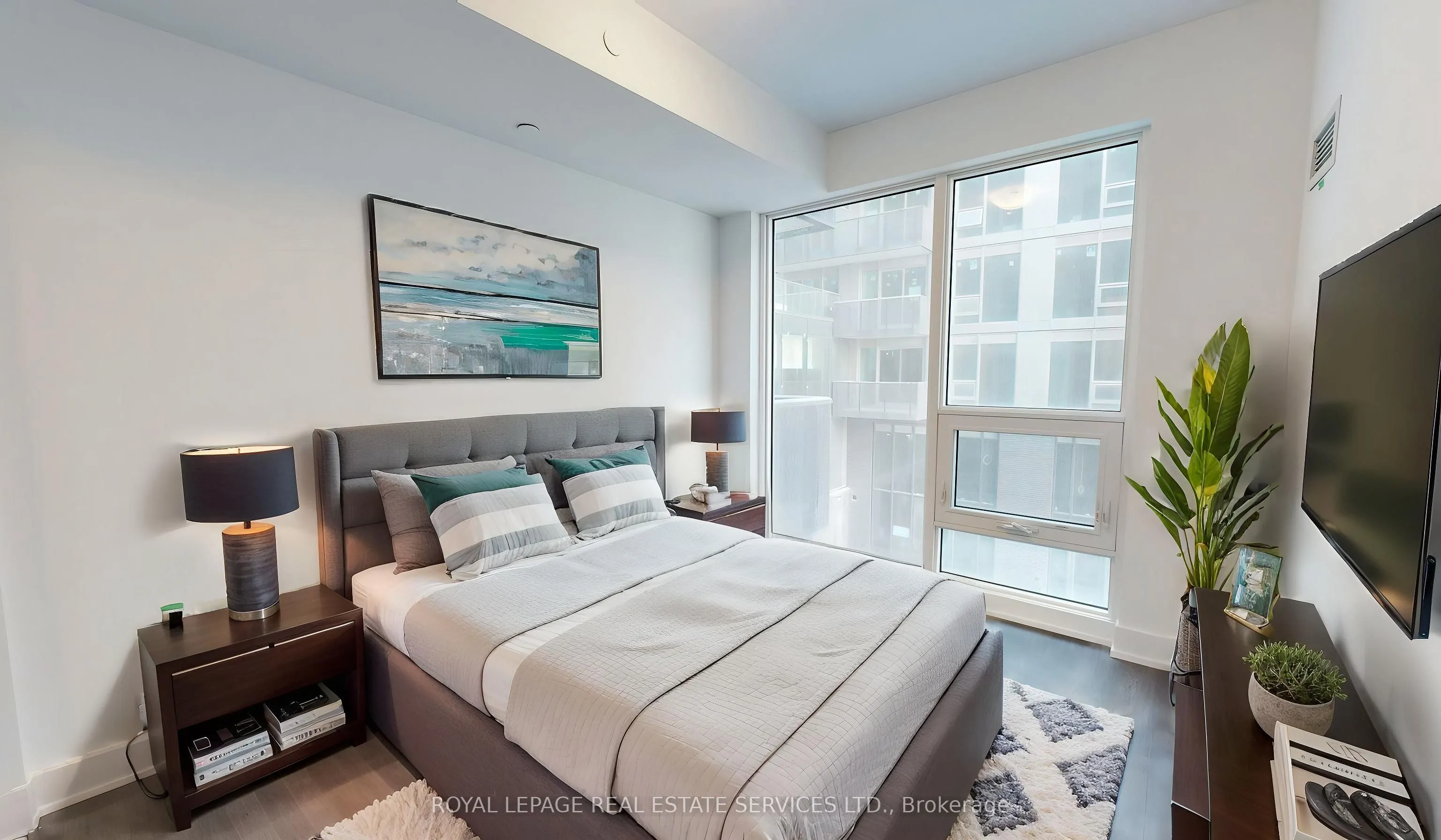 2450 Old Bronte Road, #202