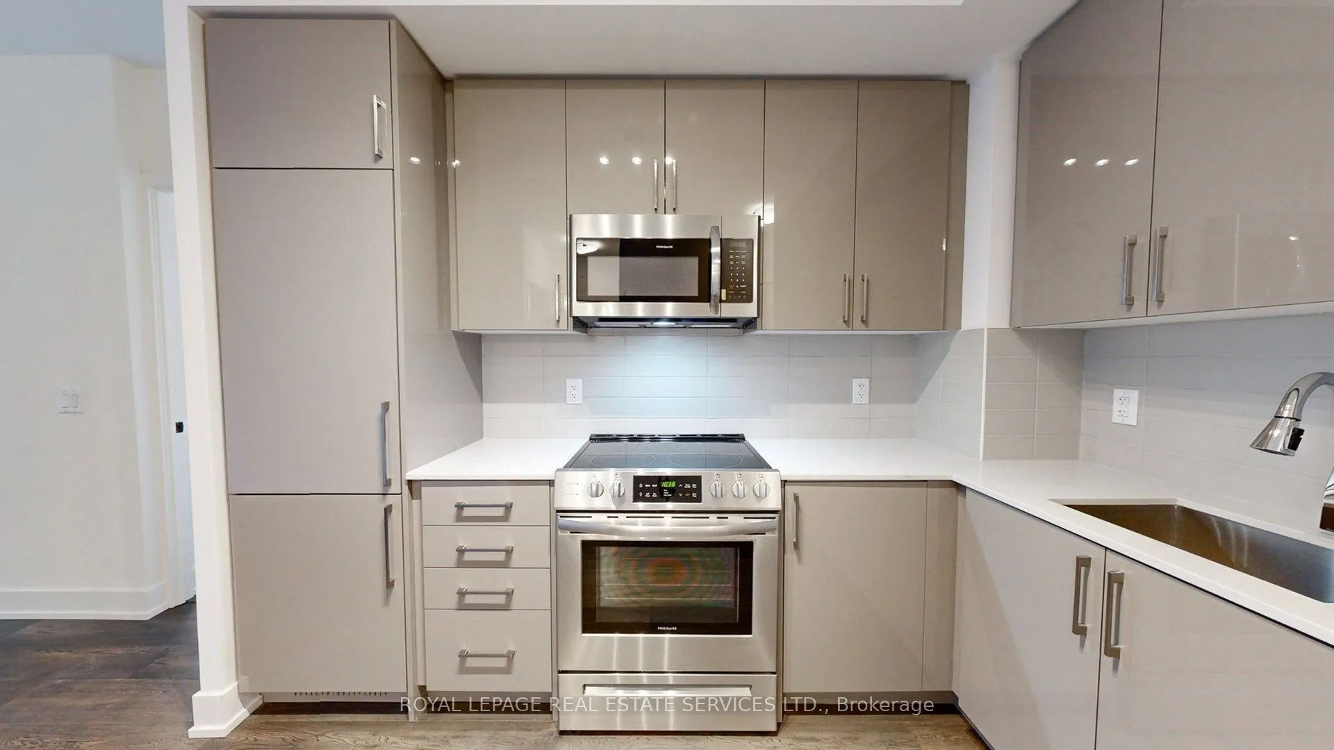 2450 Old Bronte Road, #202