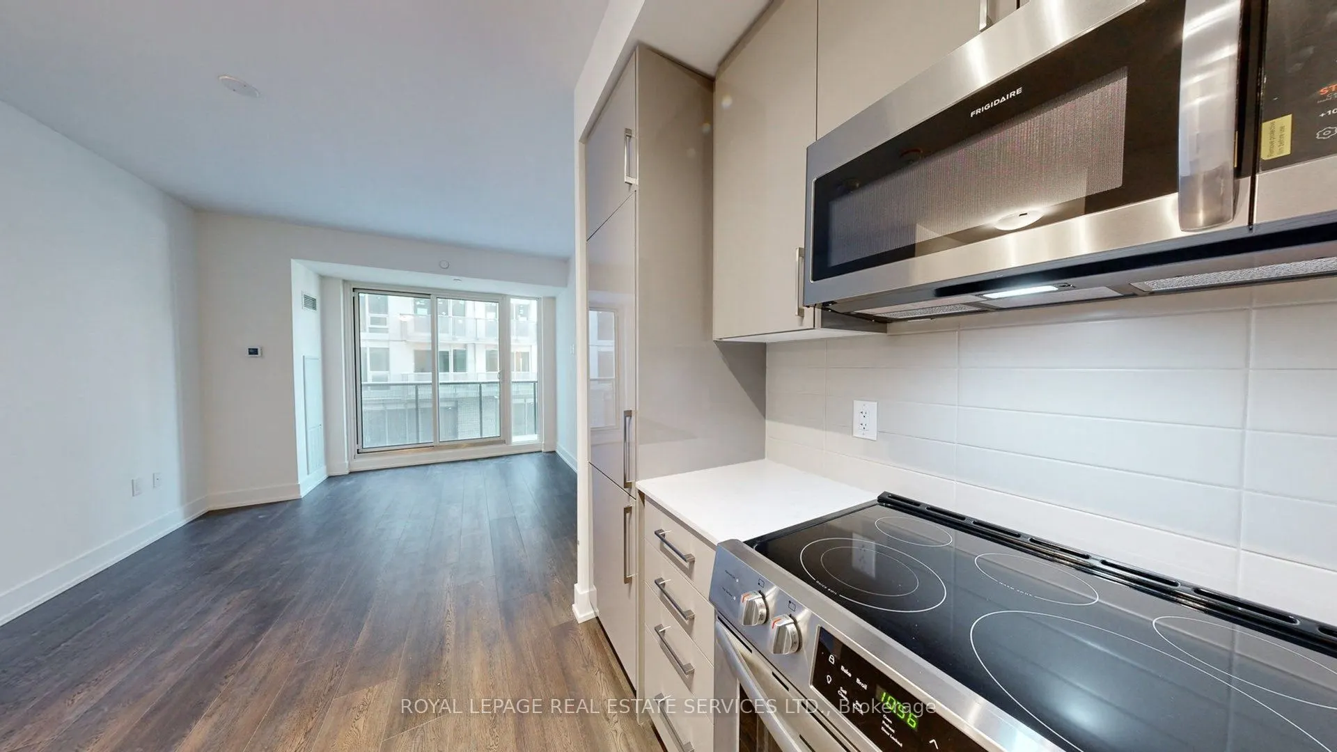2450 Old Bronte Road, #202