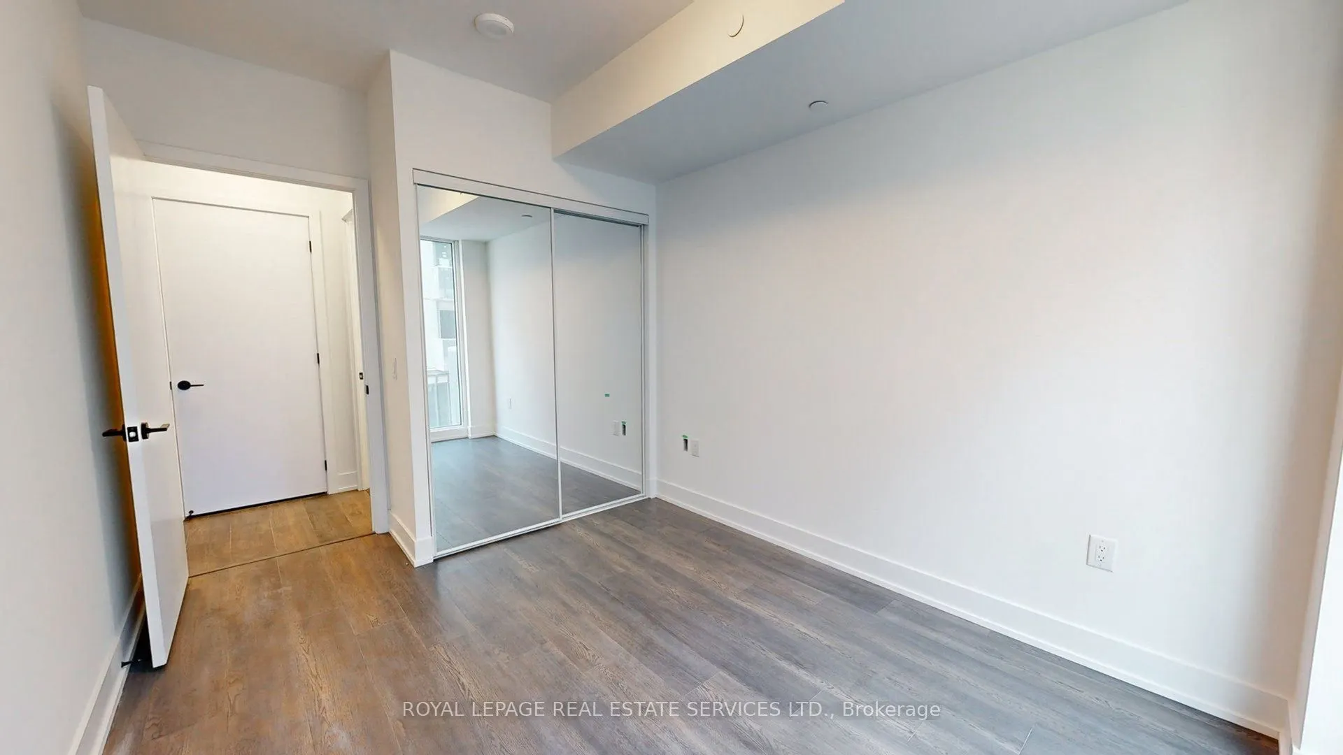 2450 Old Bronte Road, #202