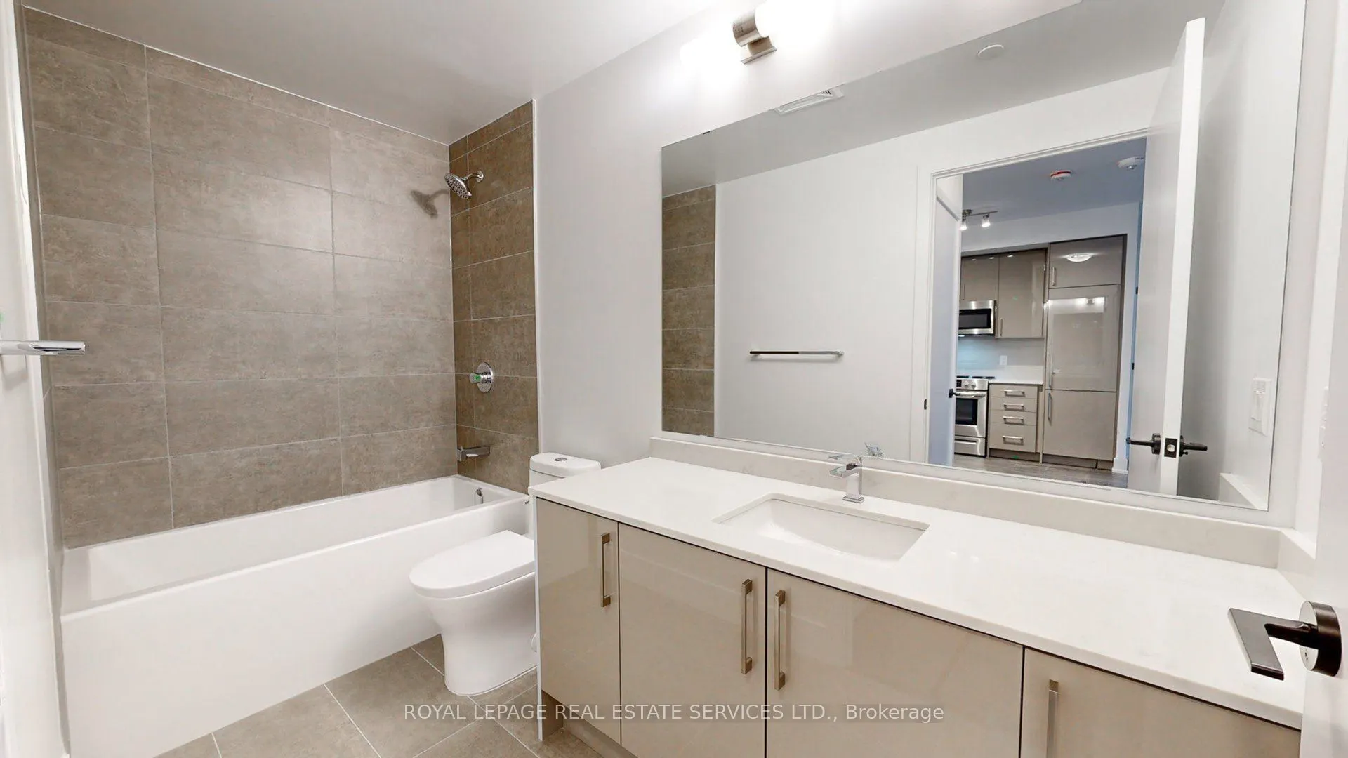 2450 Old Bronte Road, #202