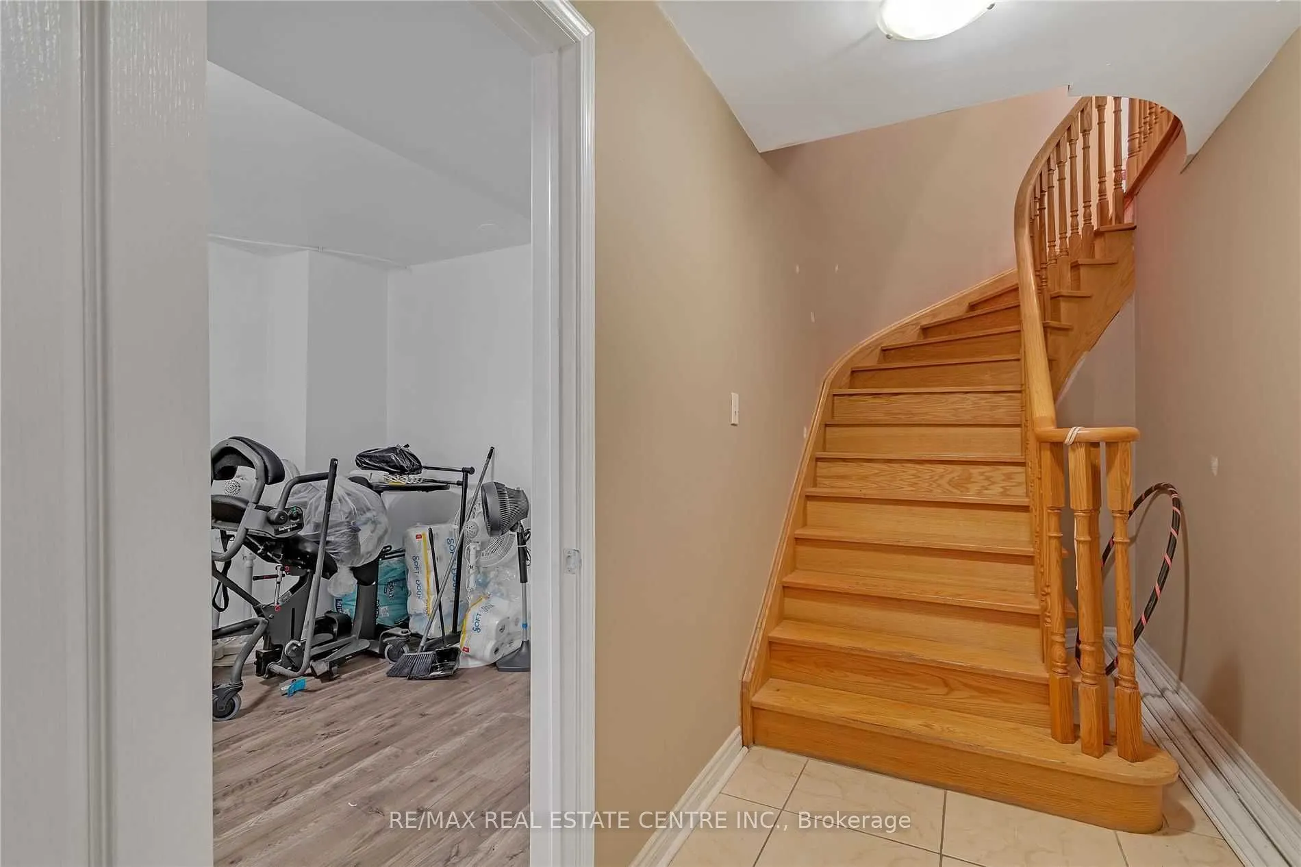 21 Sprucelands Avenue
