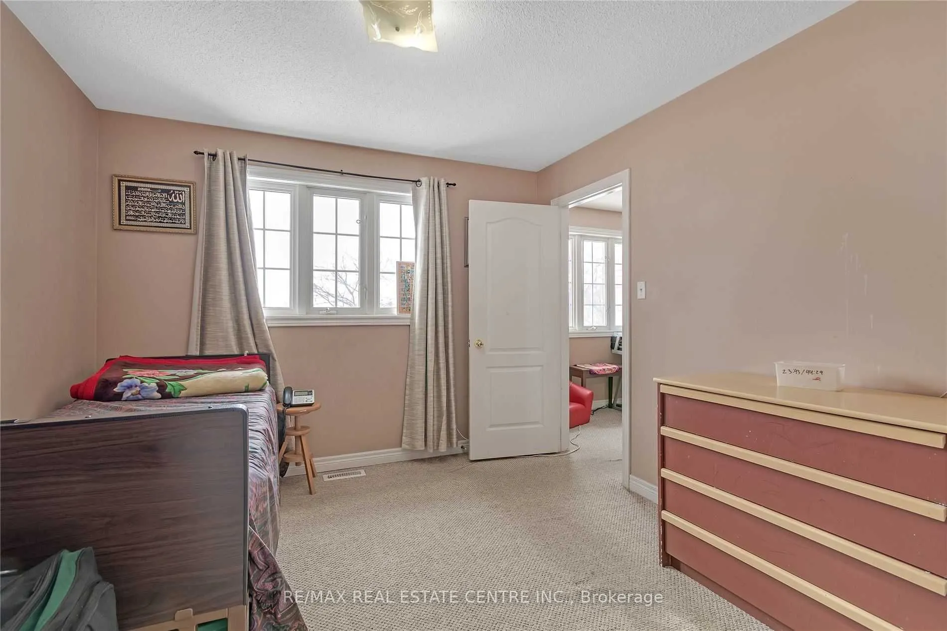 21 Sprucelands Avenue