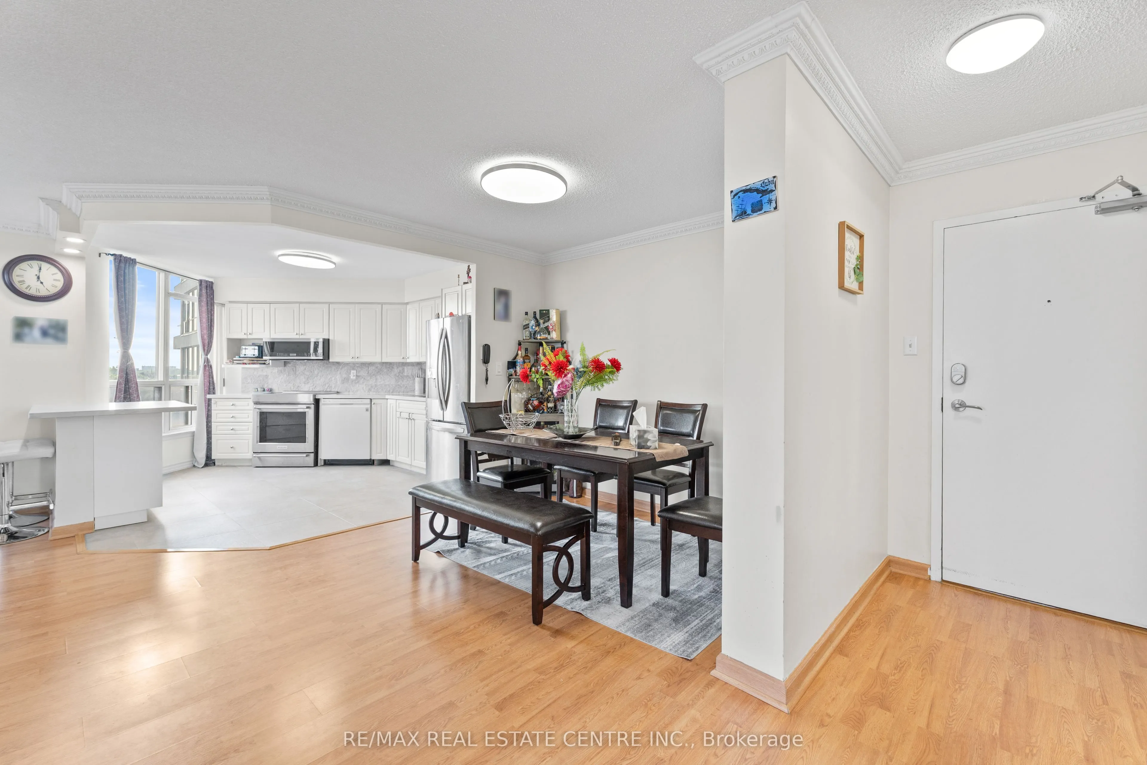 12 Laurelcrest Street, #707