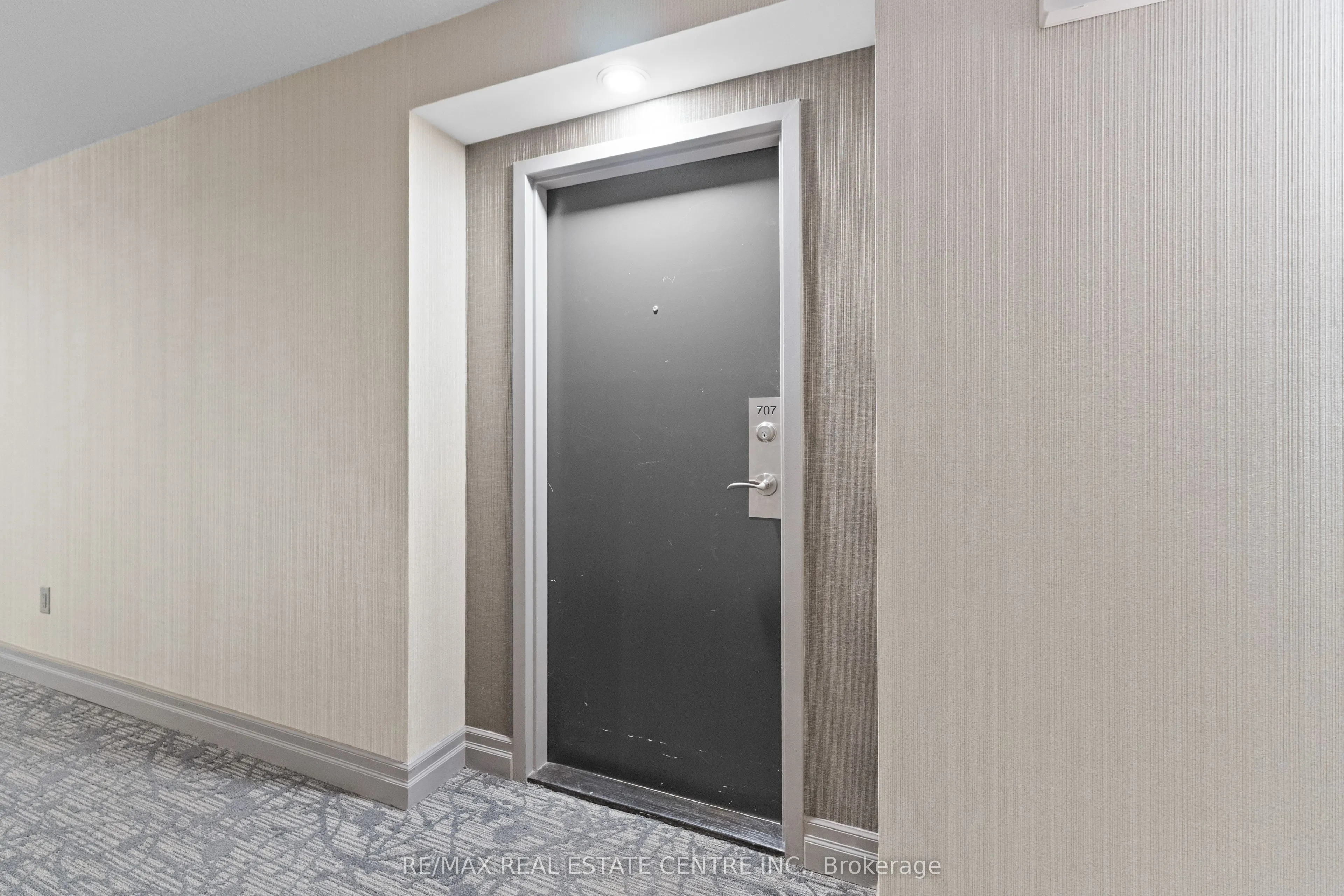 12 Laurelcrest Street, #707