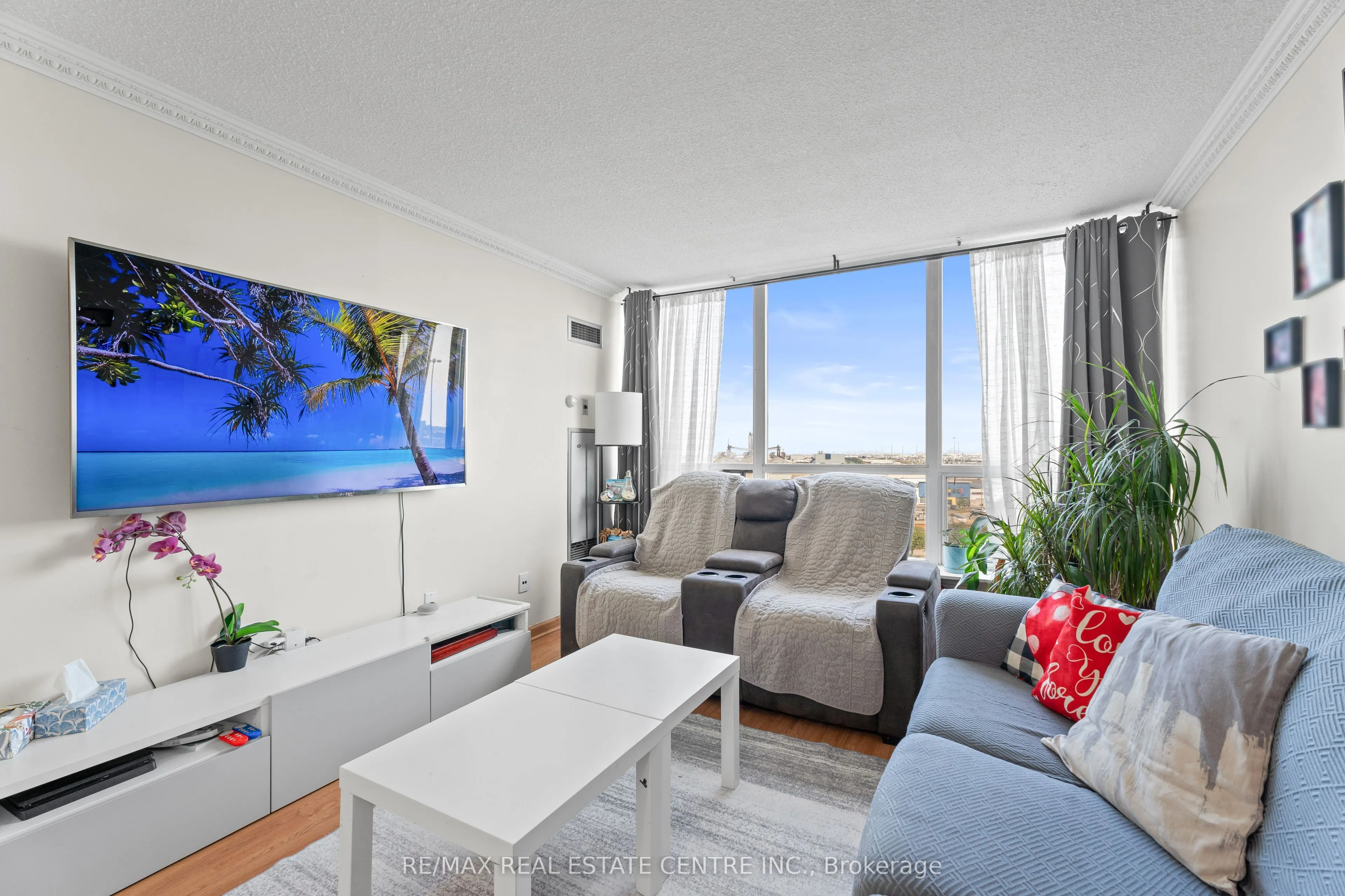12 Laurelcrest Street, #707