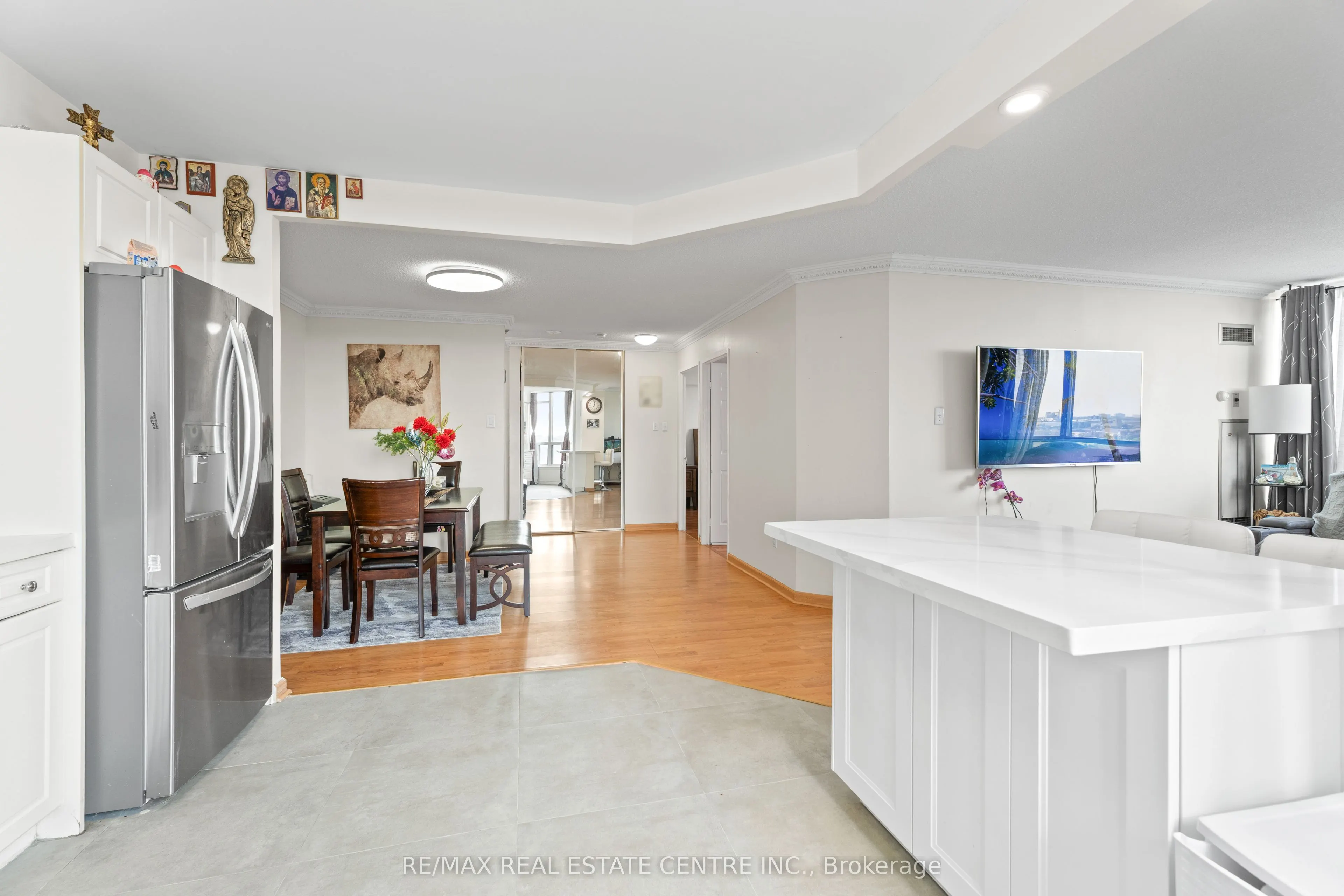 12 Laurelcrest Street, #707