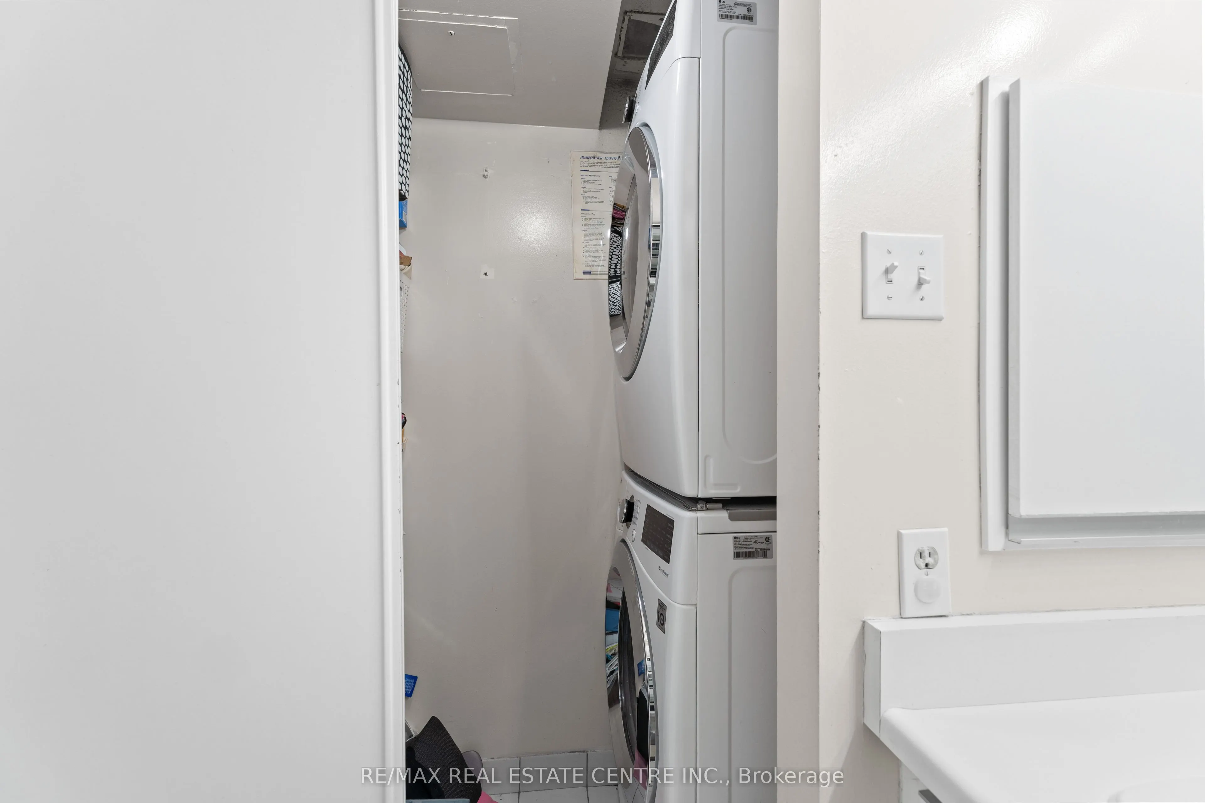 12 Laurelcrest Street, #707