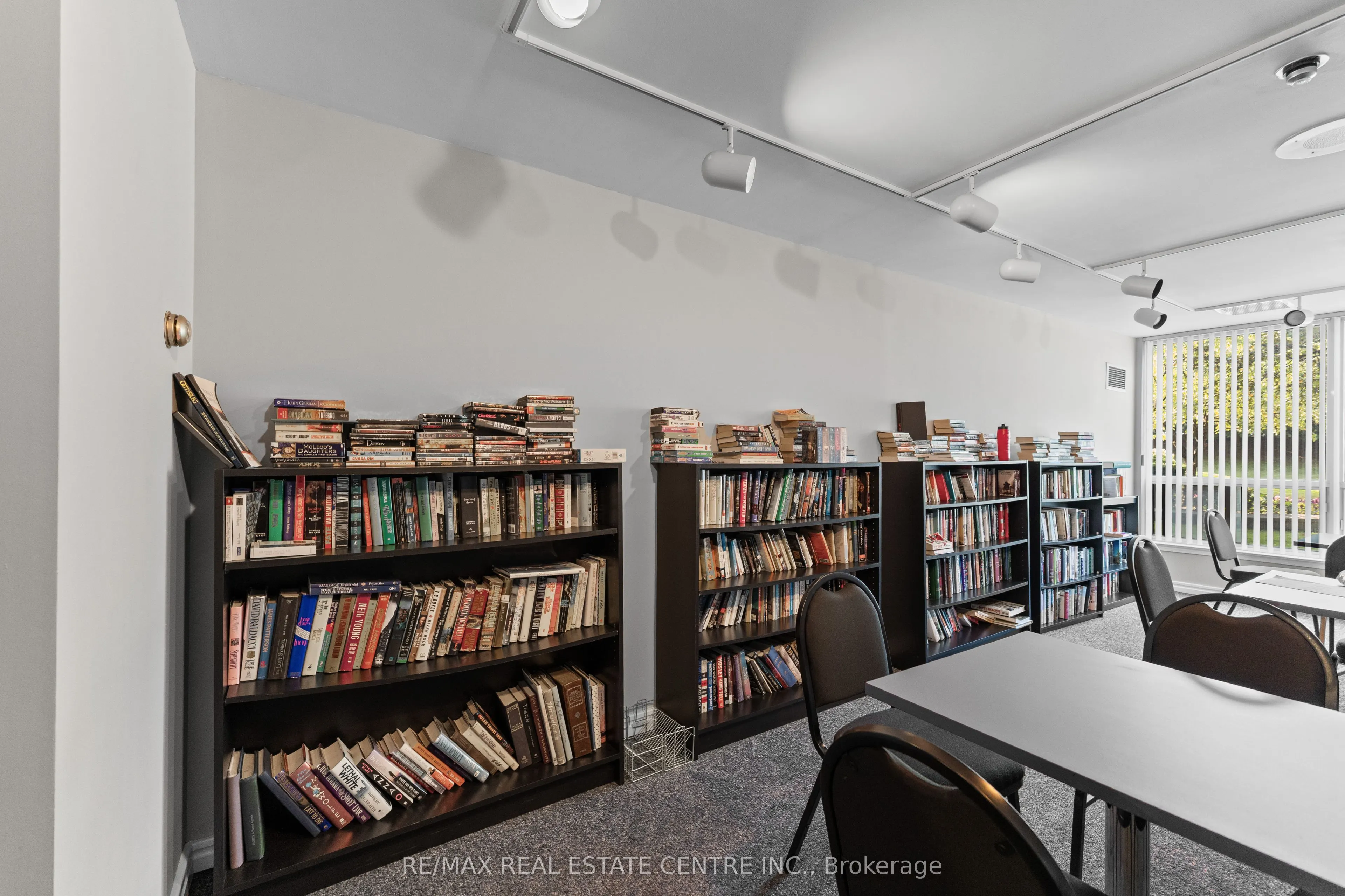 12 Laurelcrest Street, #707