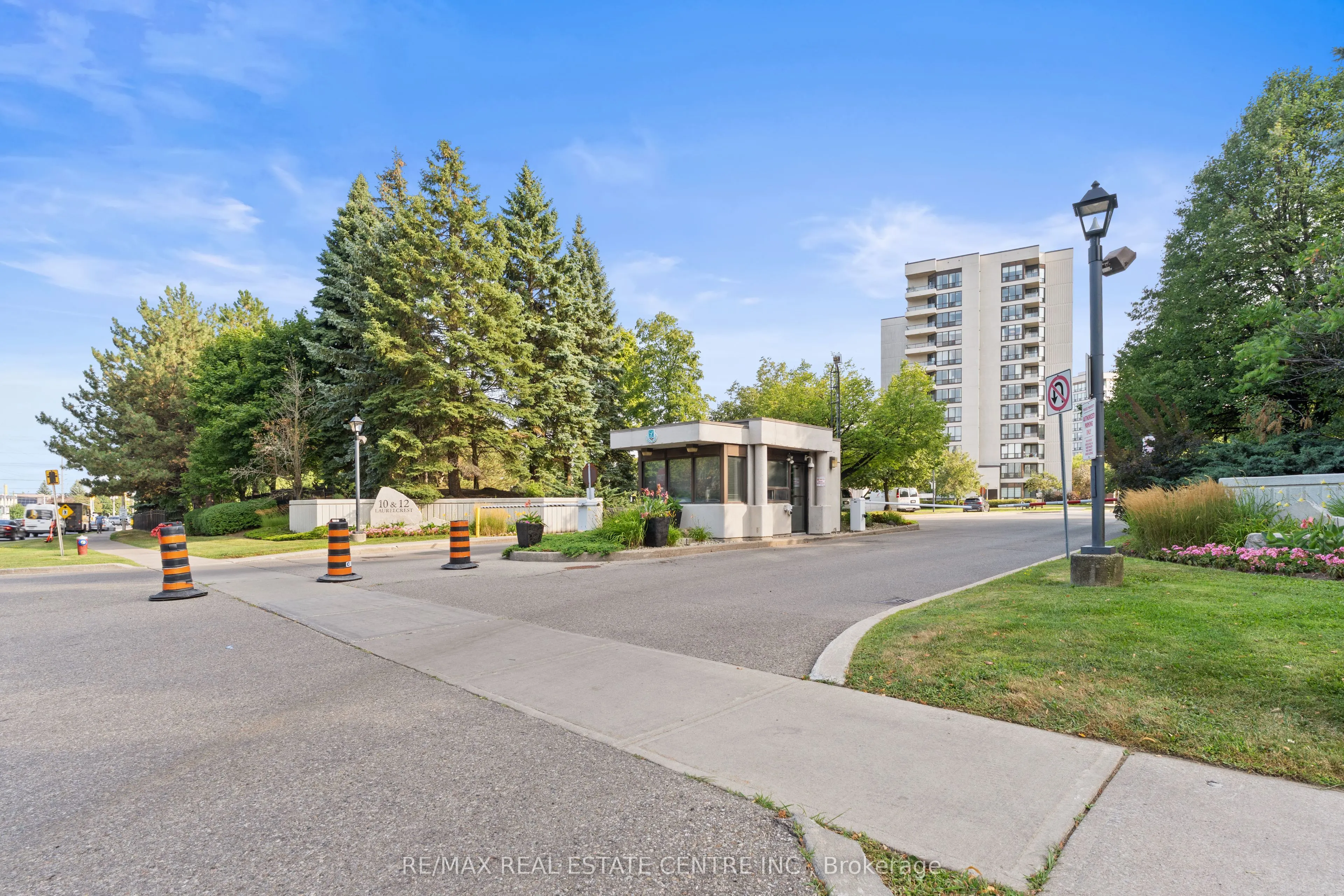 12 Laurelcrest Street, #707