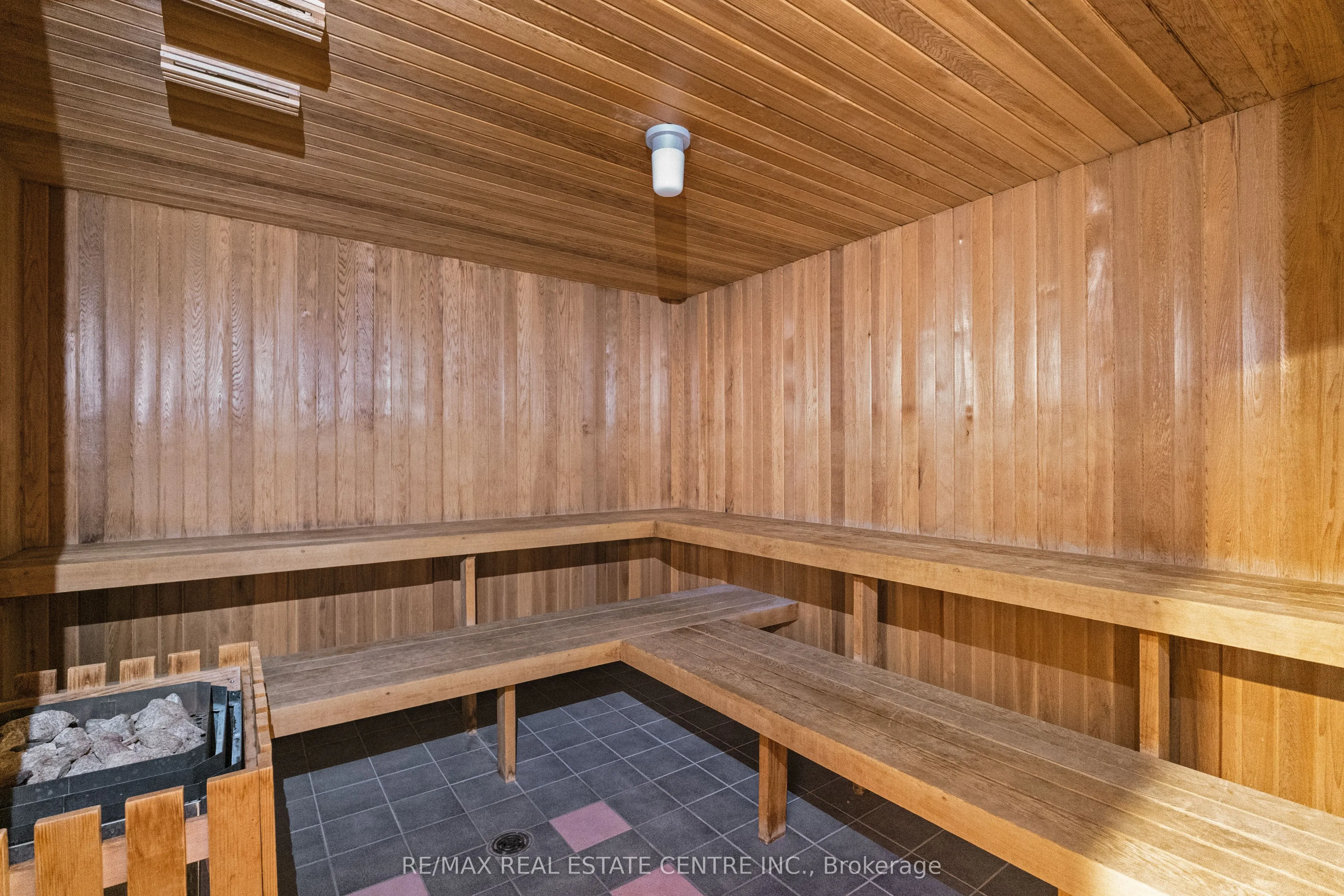 12 Laurelcrest Street, #707
