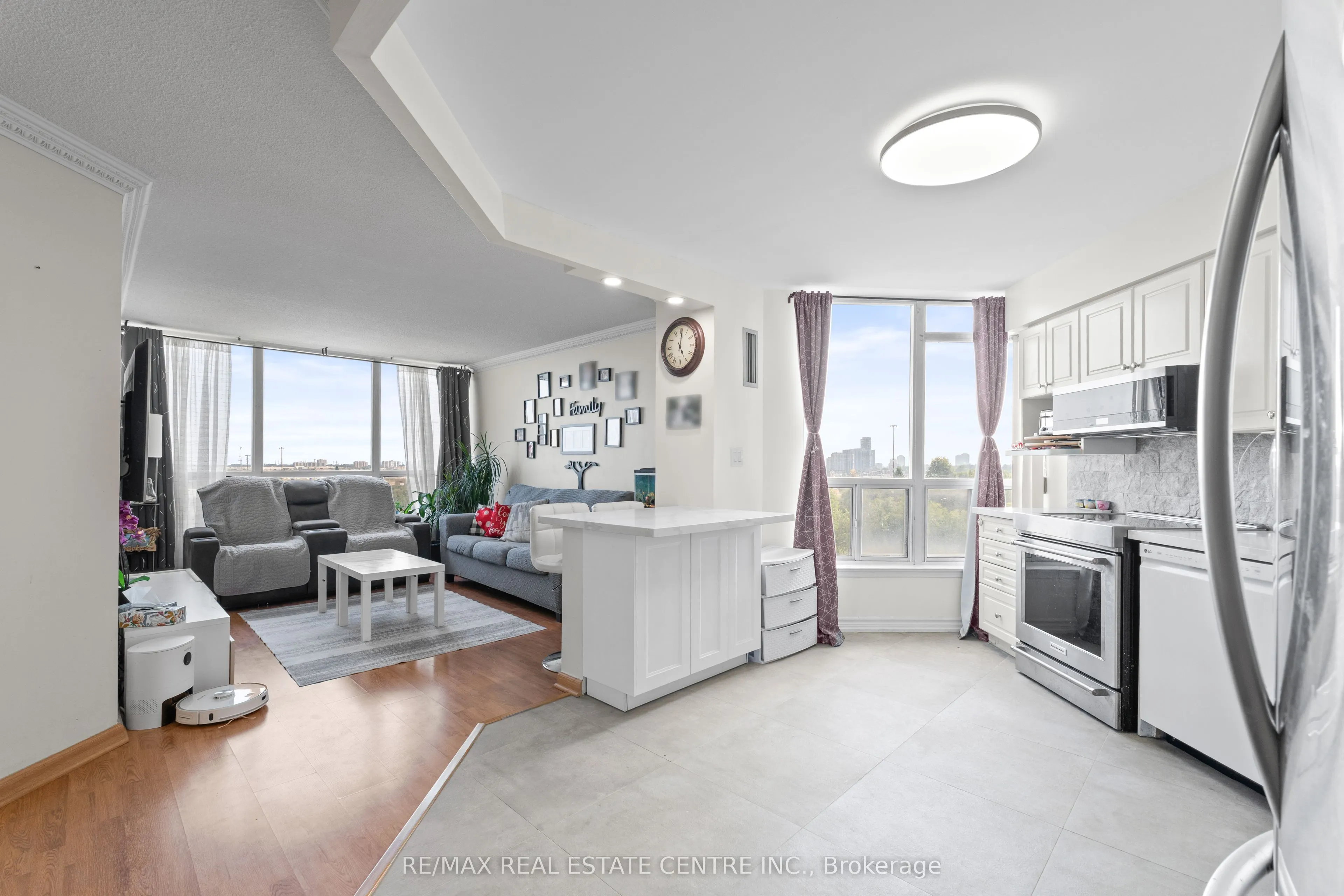 12 Laurelcrest Street, #707