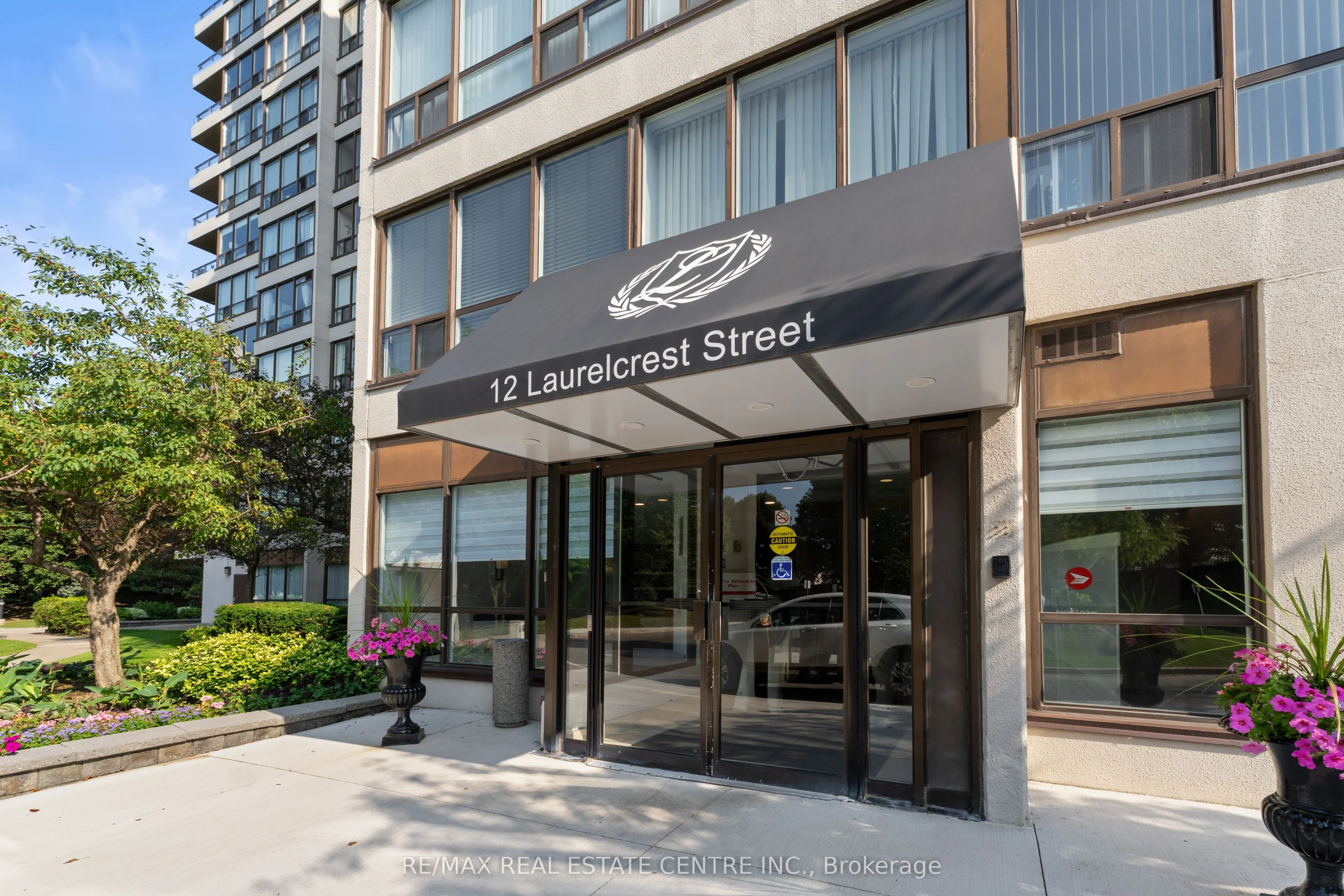 12 Laurelcrest Street, #707