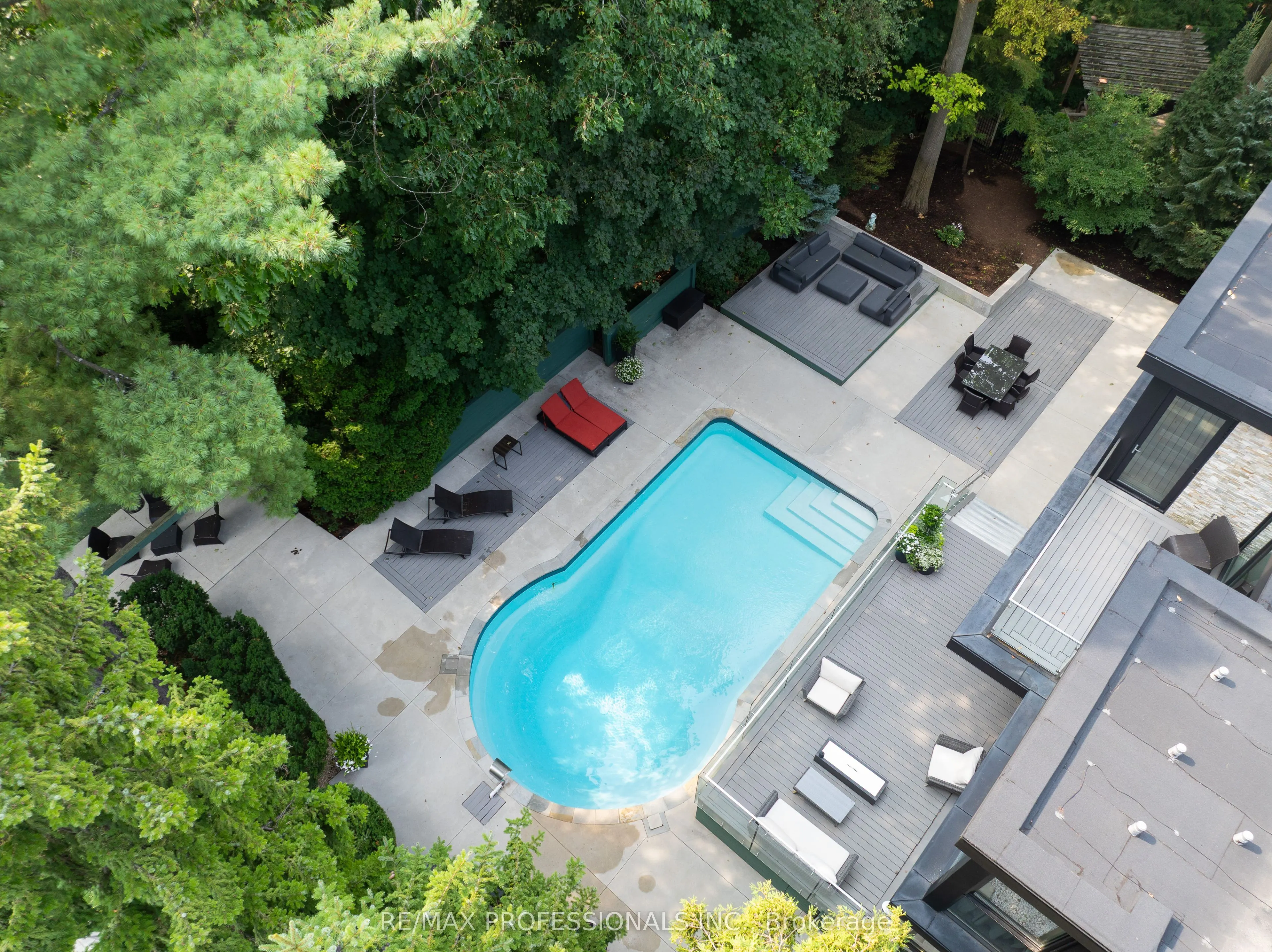 7 Ashley Park Road